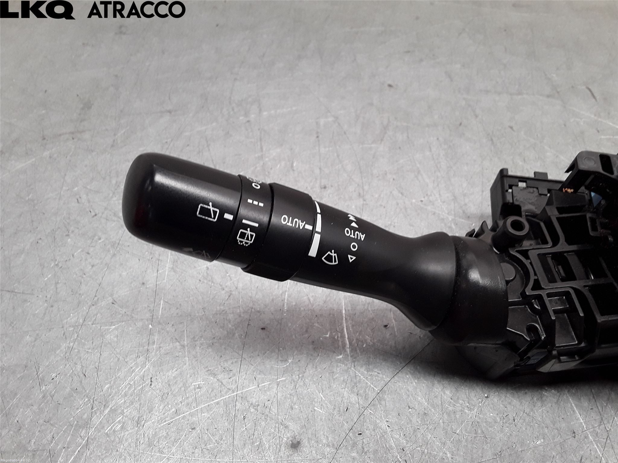 Toyota AVENSIS 09-15 Bryter Ratt Kombi H Og V