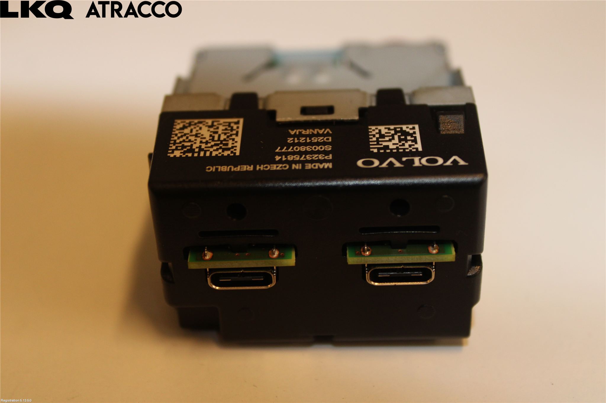 Volvo EX40 25- Usb Connection