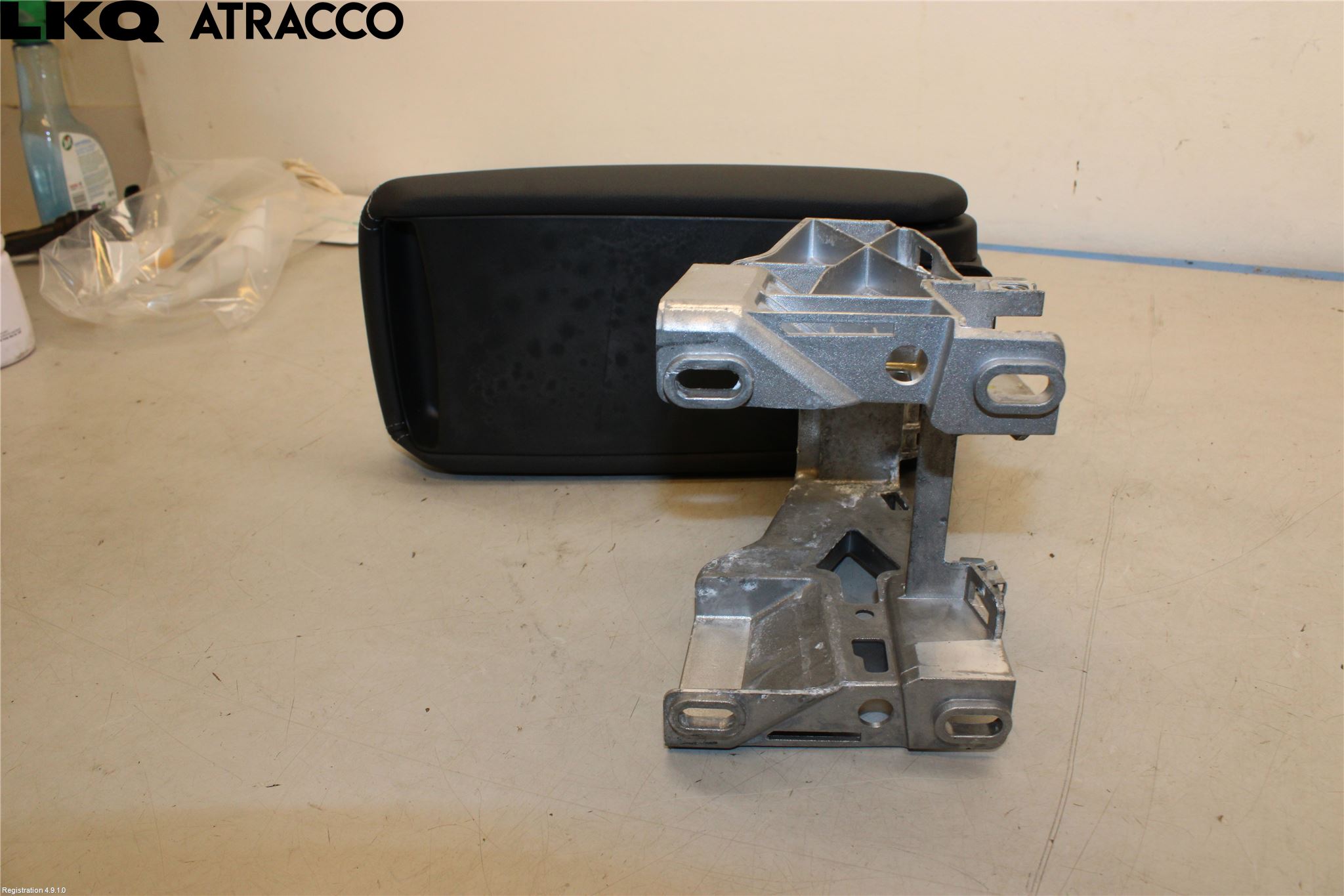 Audi Q4 E-TRON FZ 22- Innr Armlene