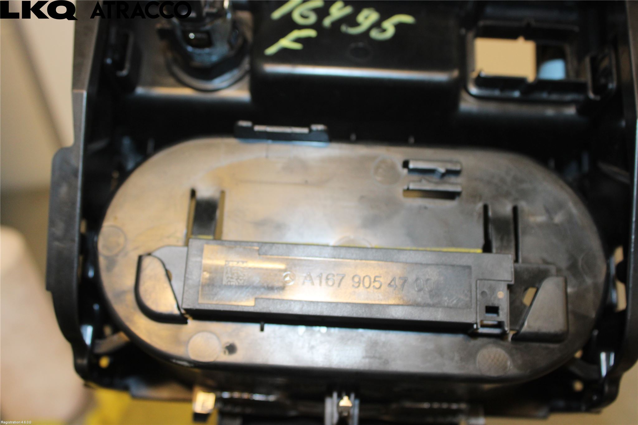 Mercedes-Benz MB EQB (X243) 22- Innr Koppholder