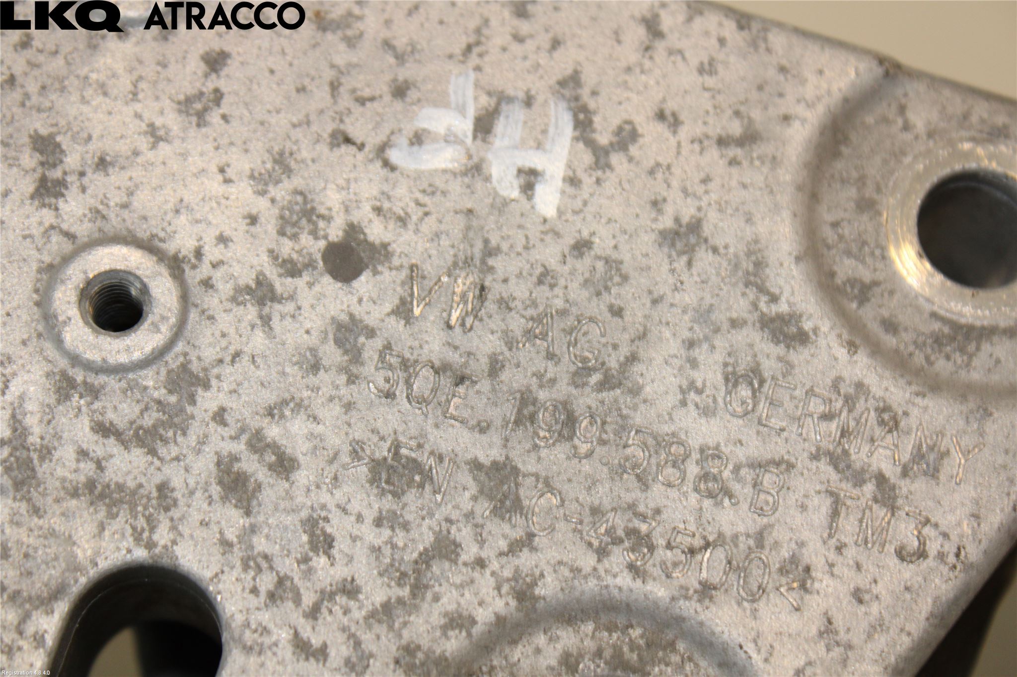 Volkswagen VW GOLF / E-GOLF VII 13-20 Motor Feste Stål-Alu