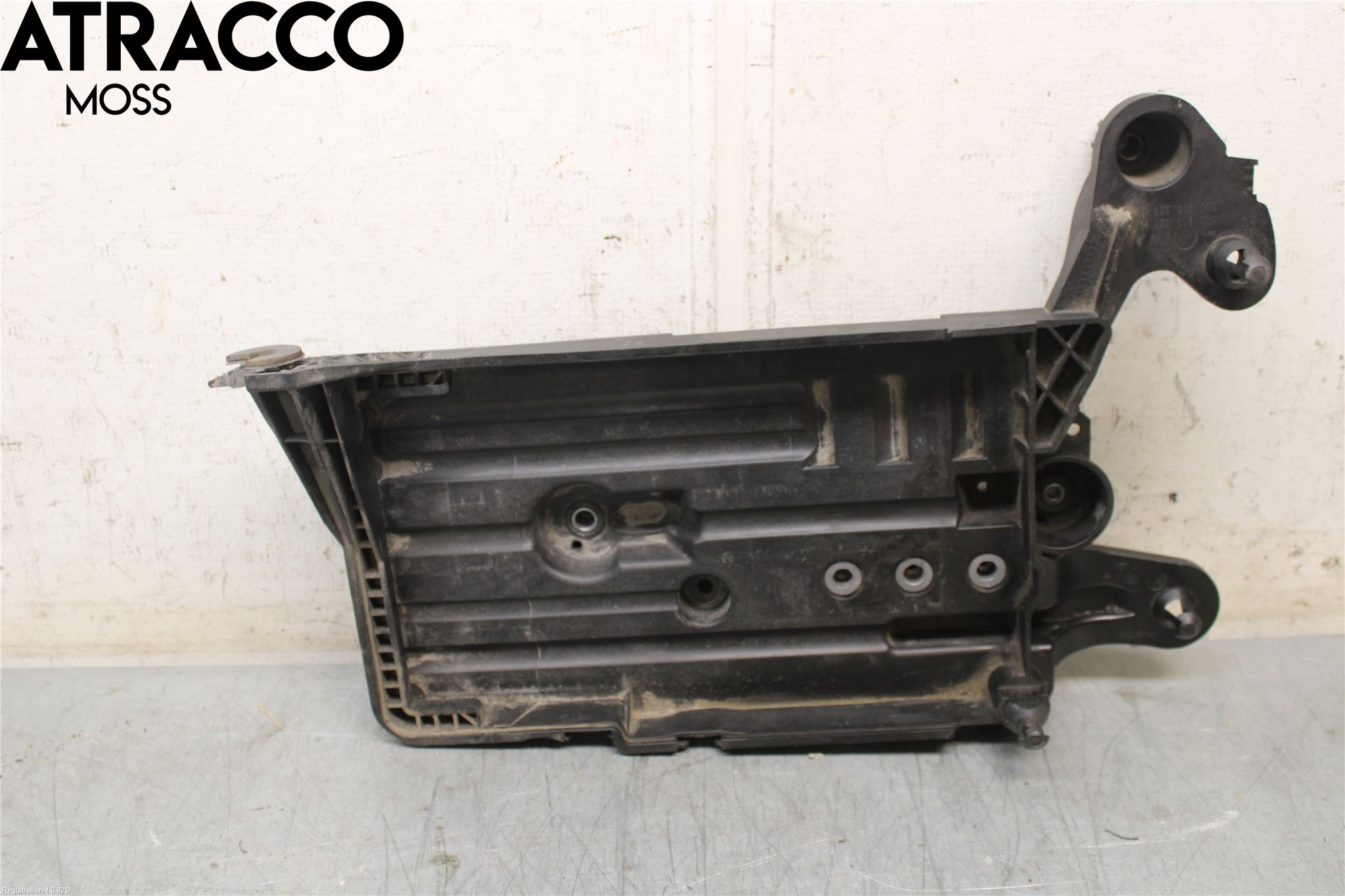 Volkswagen VW PASSAT 15-19 Batterikasse - Feste - Holder