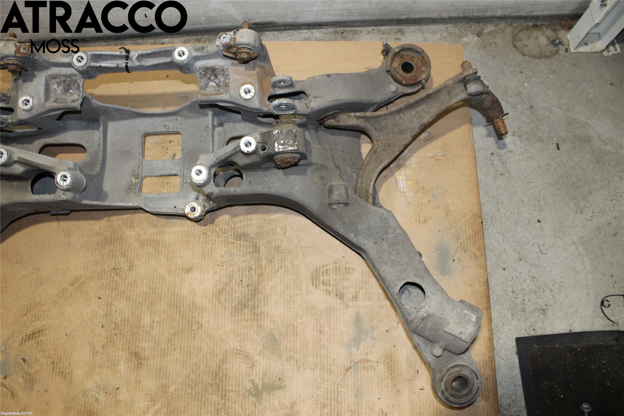 Volvo XC70 05-07 Bakaksel Feste Travers-Ramme