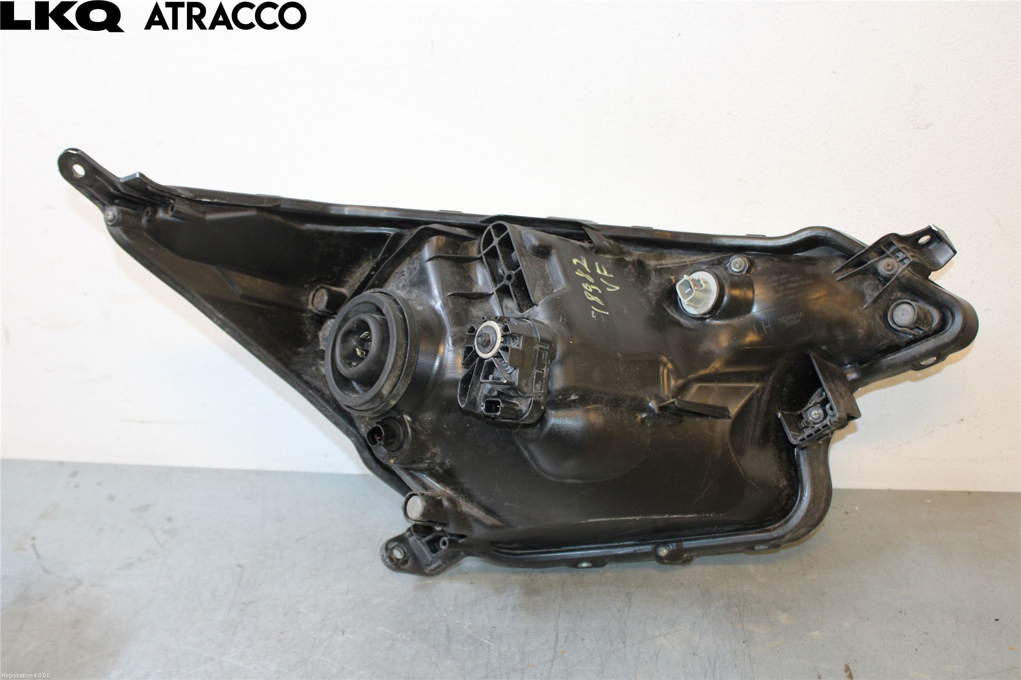 Toyota VERSO-S 11-16 Frontlykt Venstre