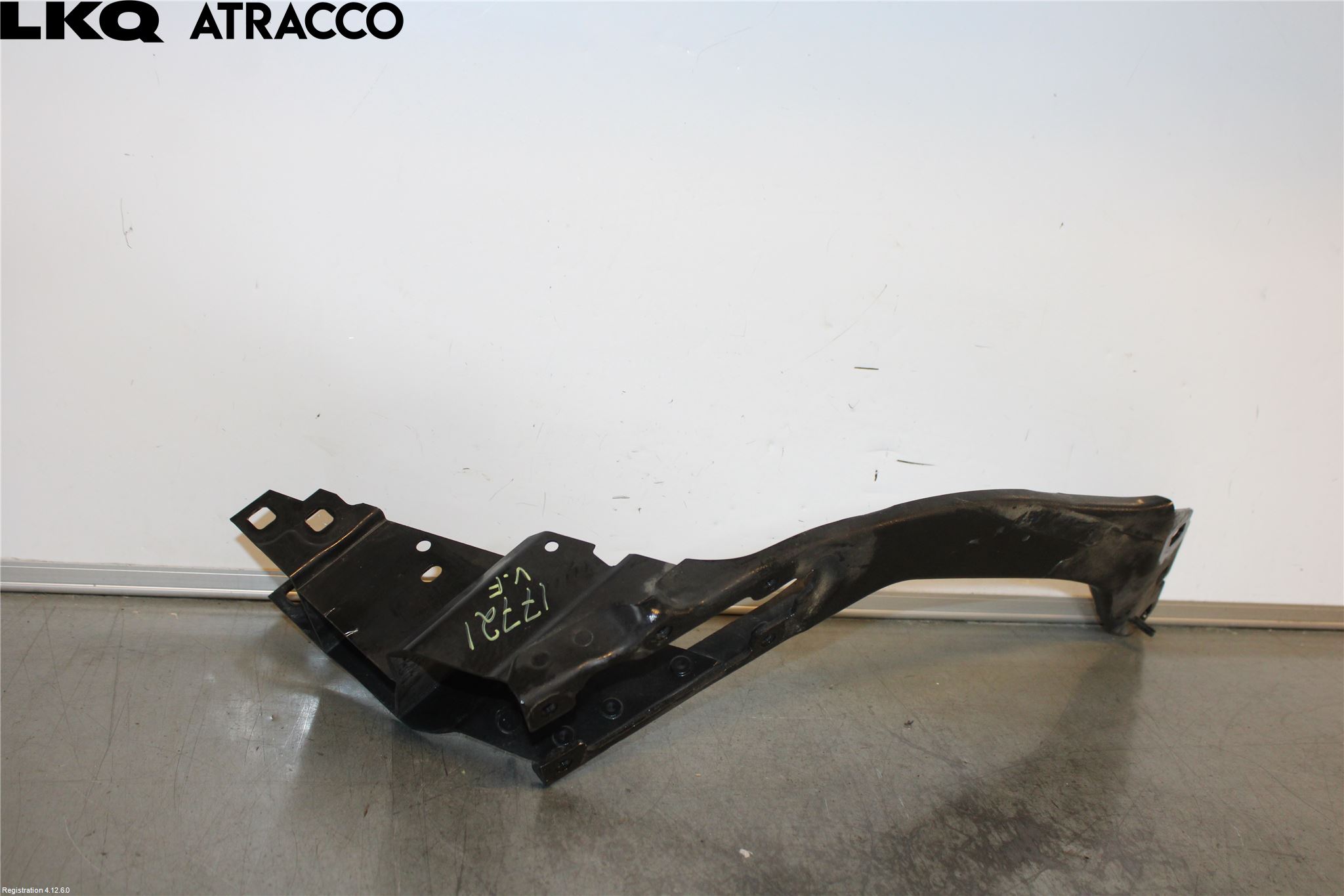 BMW 2 F45 Active Tourer 14-21 Frontlykt Holder-Feste