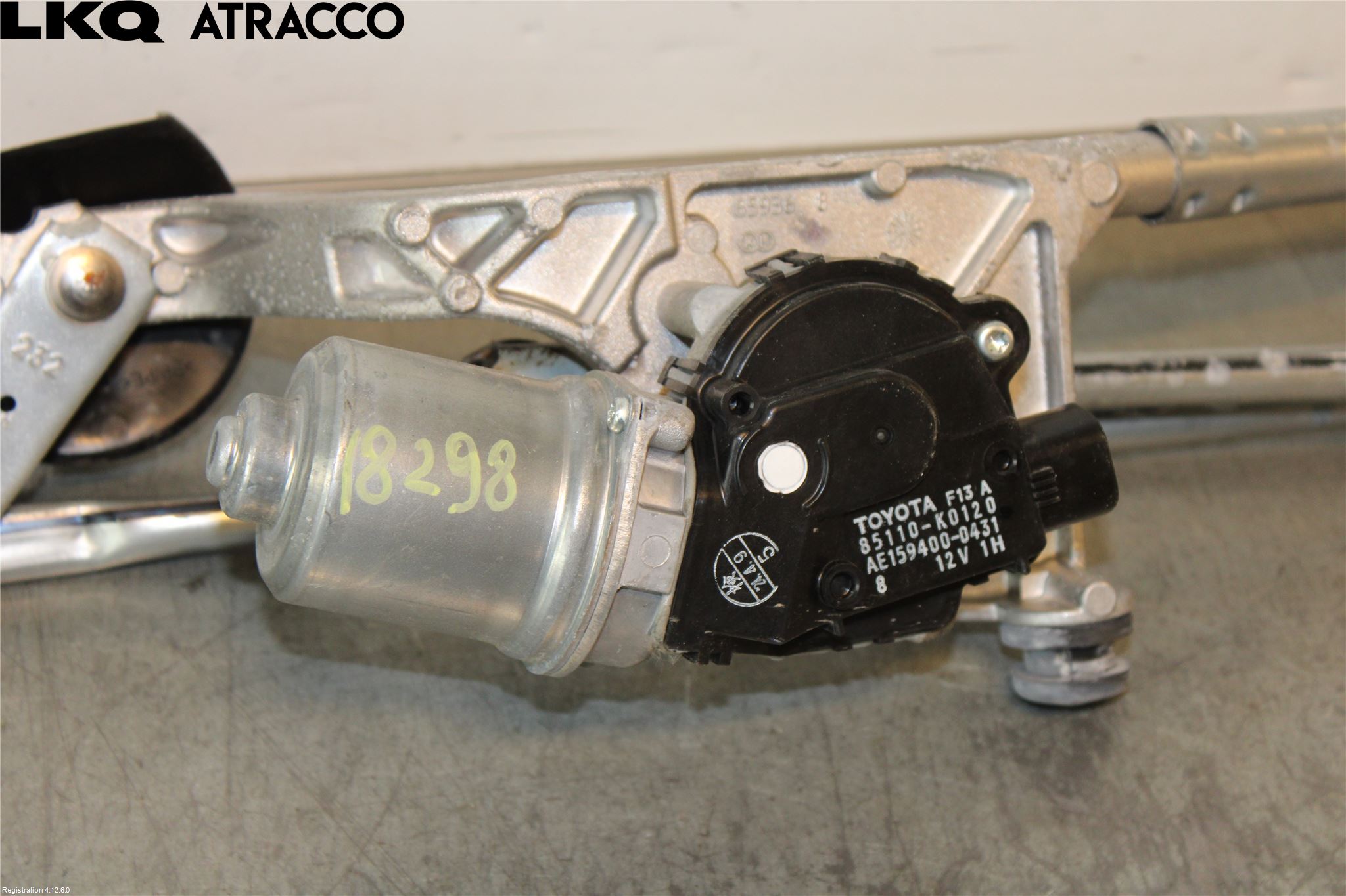 Toyota YARIS XP21 20- Viskermotor Frontrute