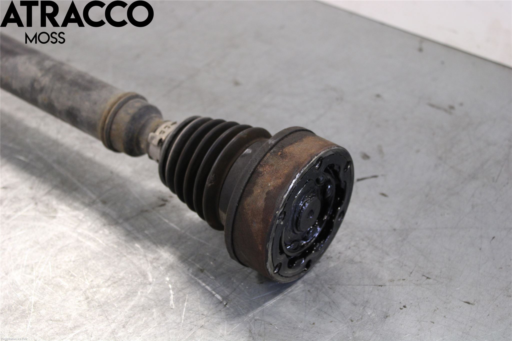 Volkswagen VW GOLF V 04-09 Drivaksel Foran Kompl Høyre