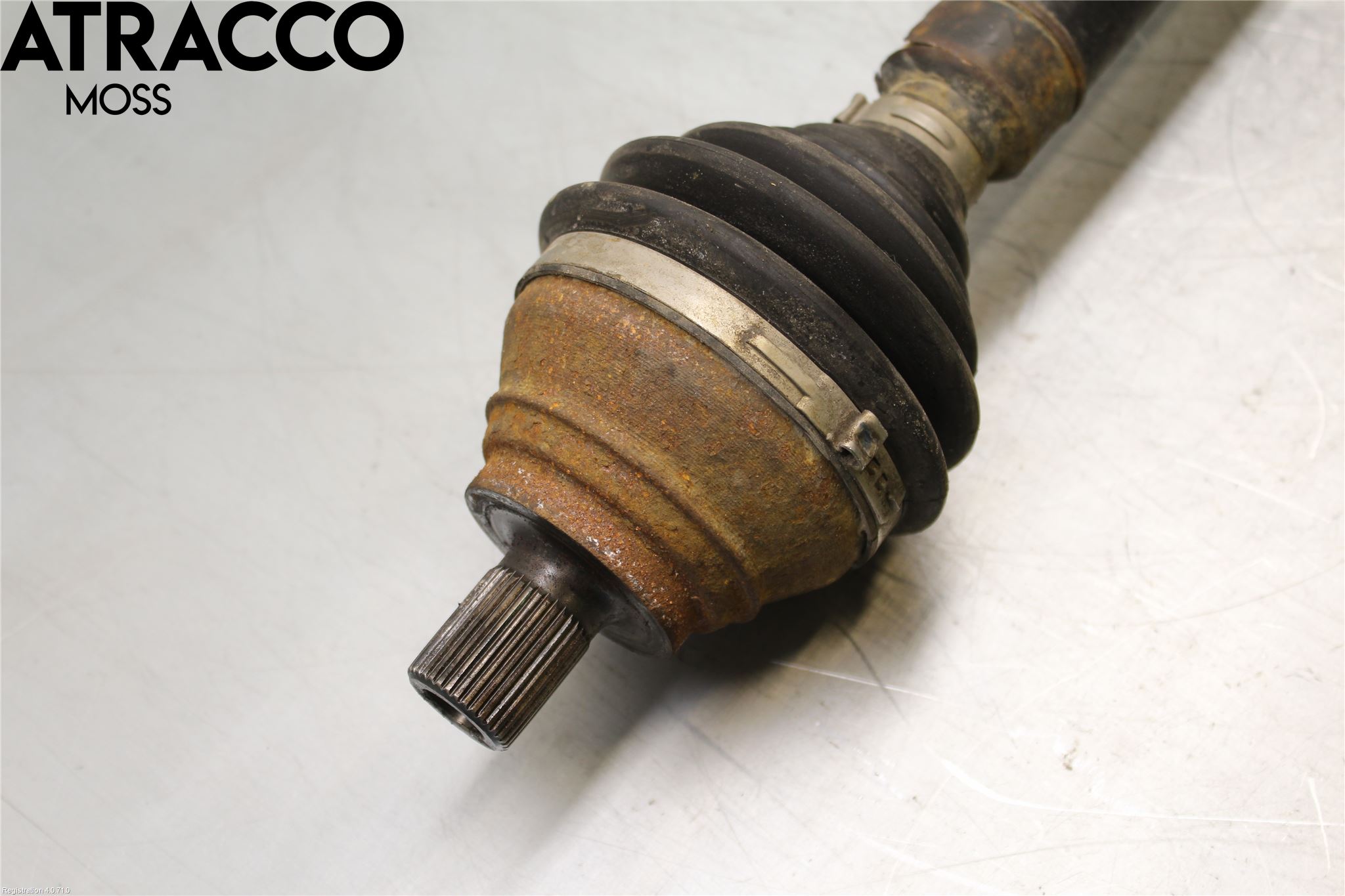 Volkswagen VW CADDY 11-15 Drivaksel Foran Kompl Høyre