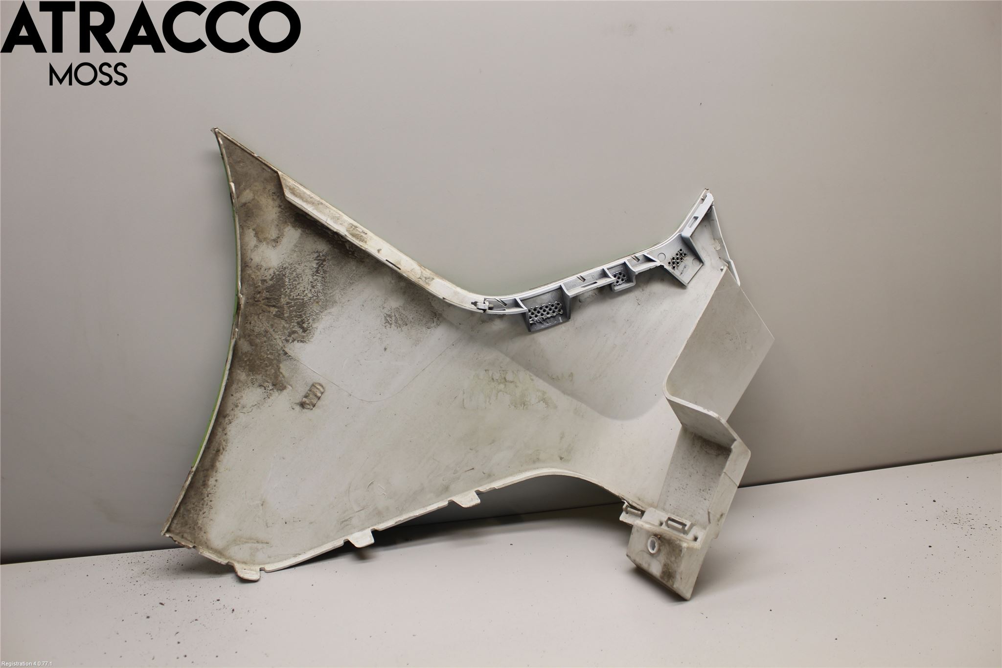 Ford TRANSIT/TOURNEO CONNECT 13-22 Støtfanger Bak Hjørne Venstre