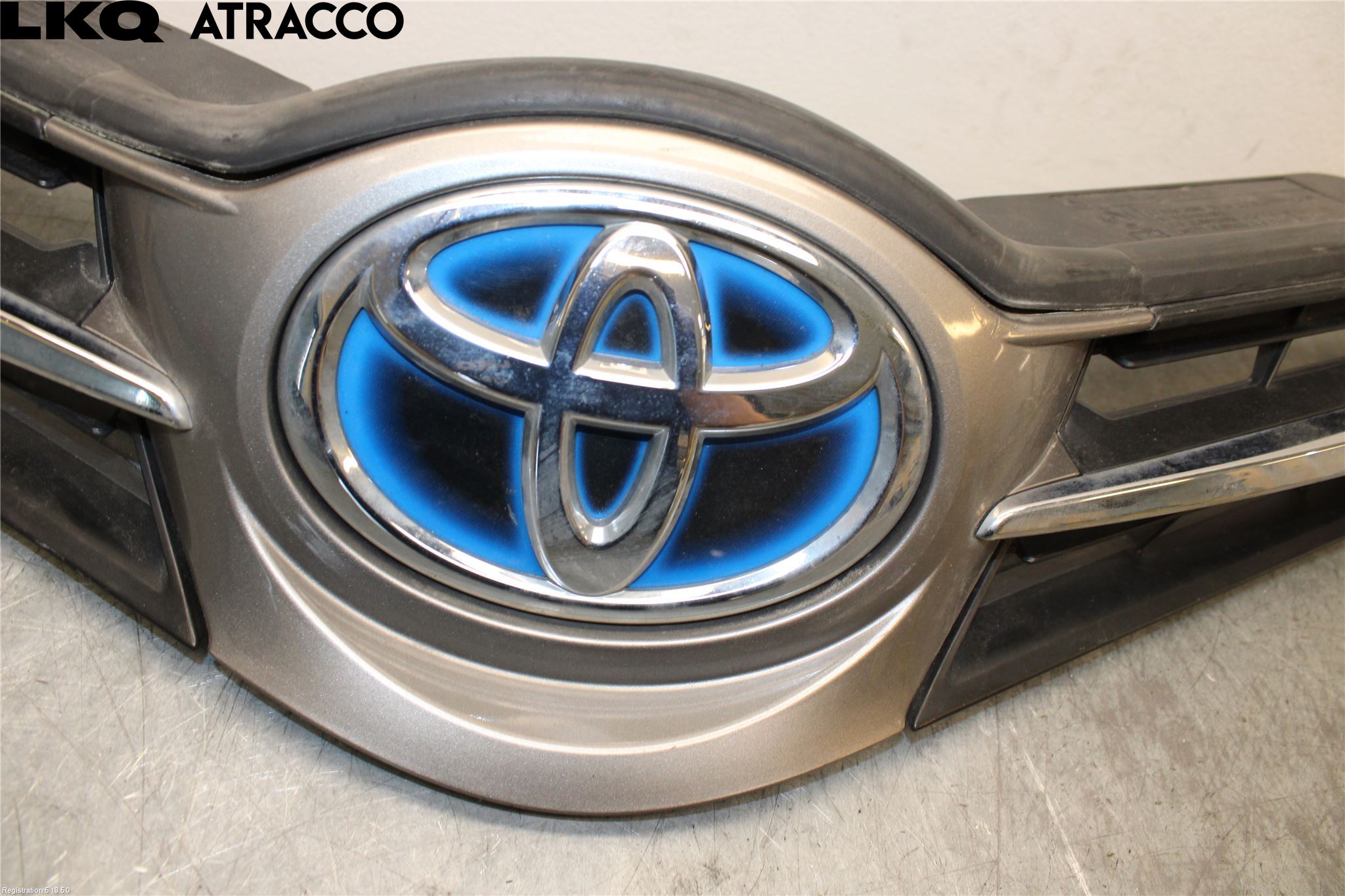 Toyota AYGO 06-14 Grill Komplett