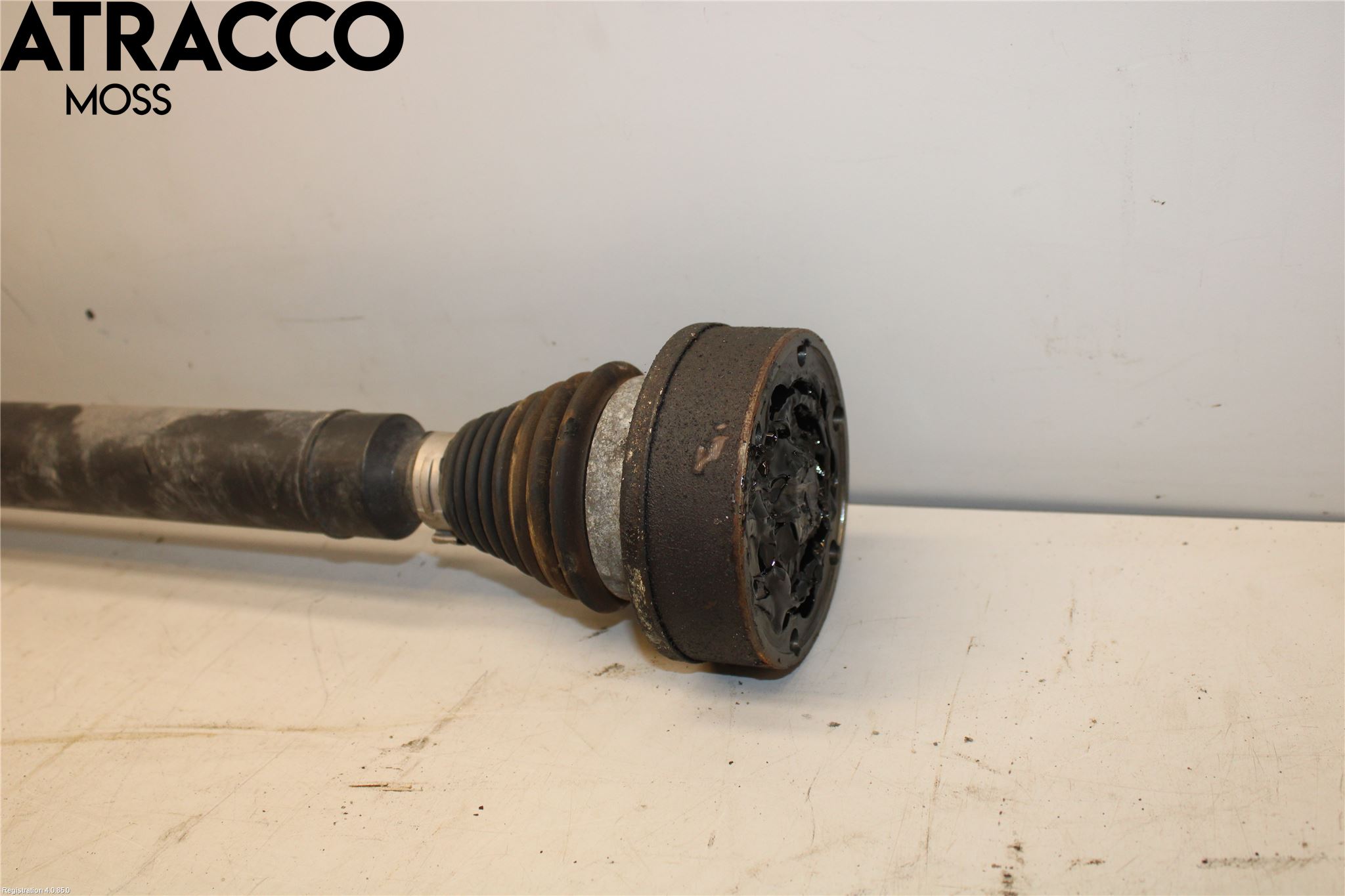 Volkswagen VW PASSAT 05-11 Drivaksel Foran Kompl Høyre