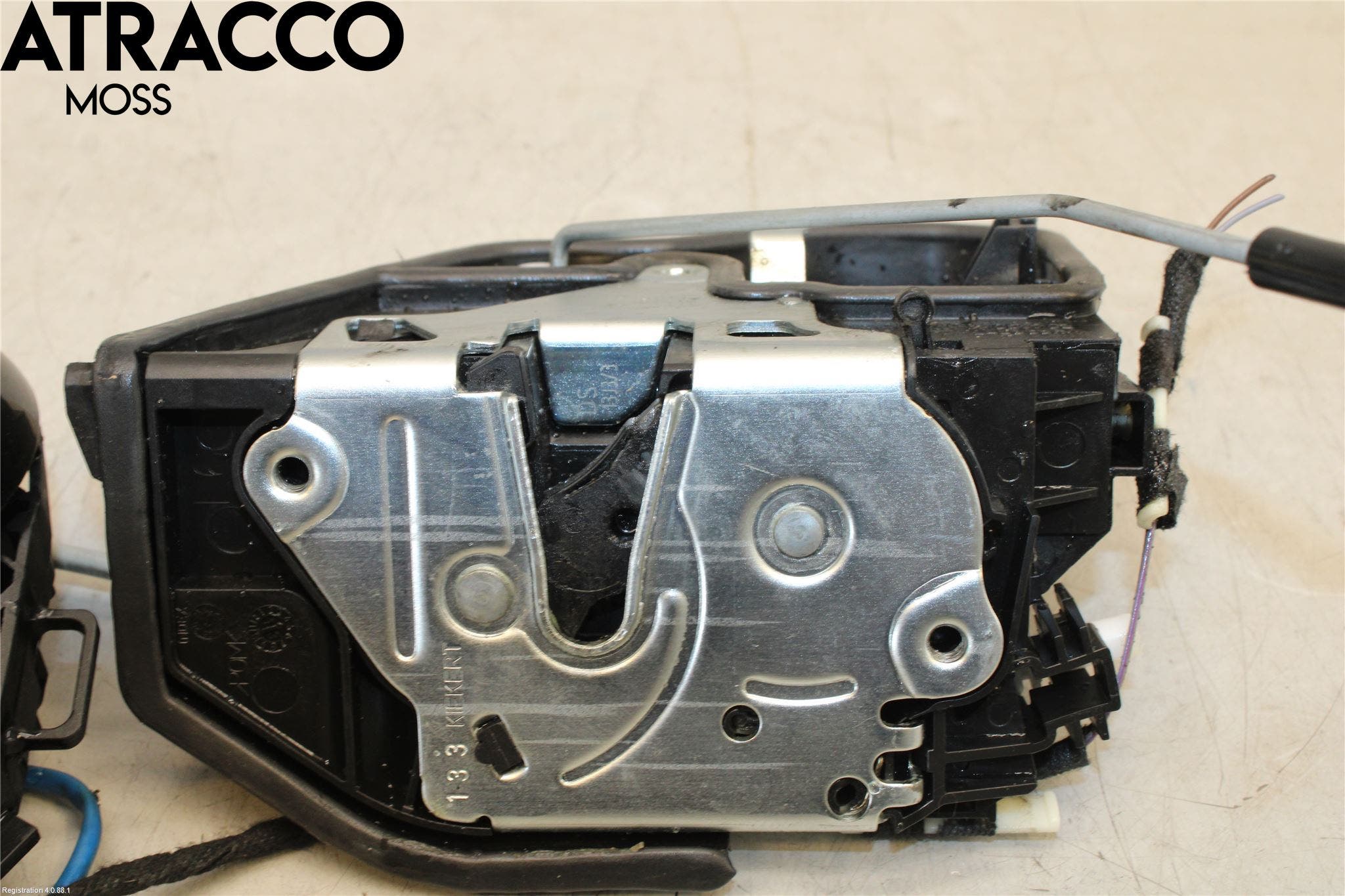 BMW 3 F30/F31/F80 12-19 Dørlås - Låsekasse