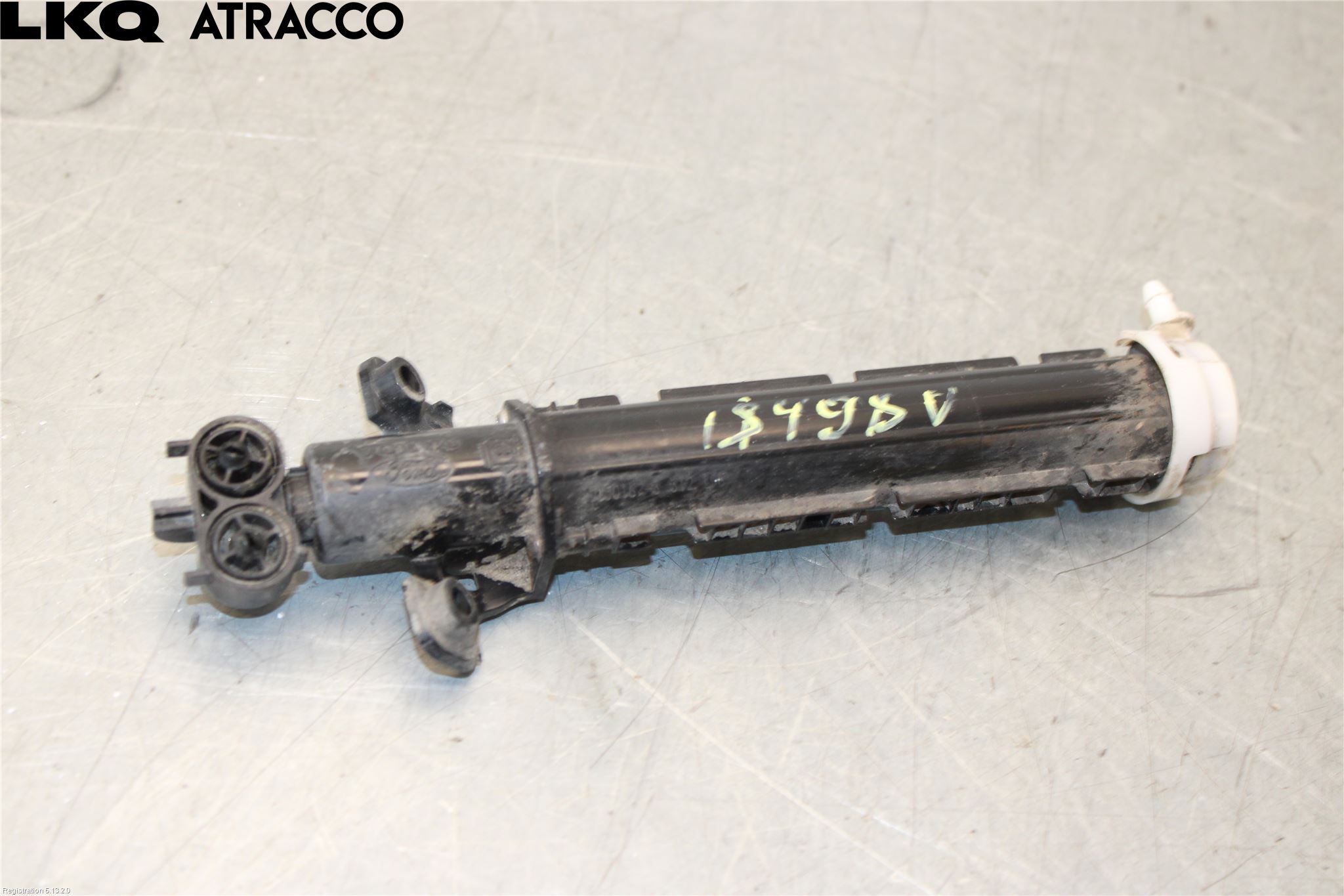 Volvo V60 14-18 Spylerdyse Frontlykter