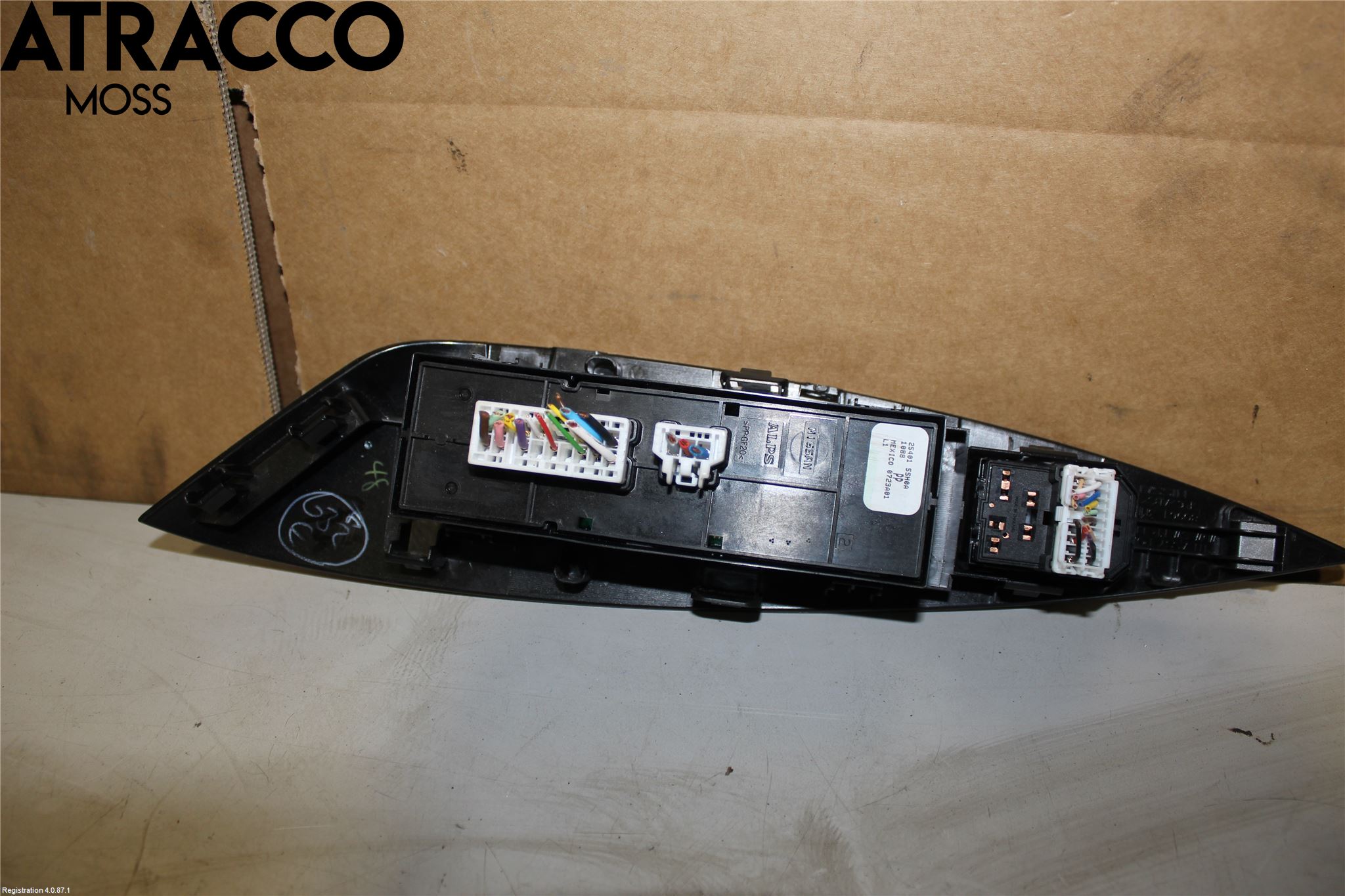 Nissan LEAF 18- Bryter Vindusheis