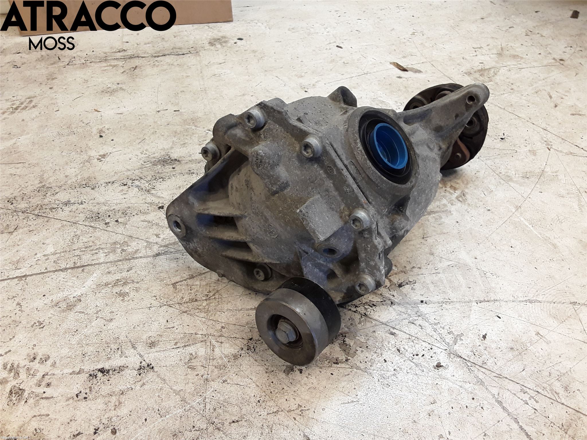 BMW 5 F10/F11/F18 09-17 Bakaksel Kardang Bak -Diff