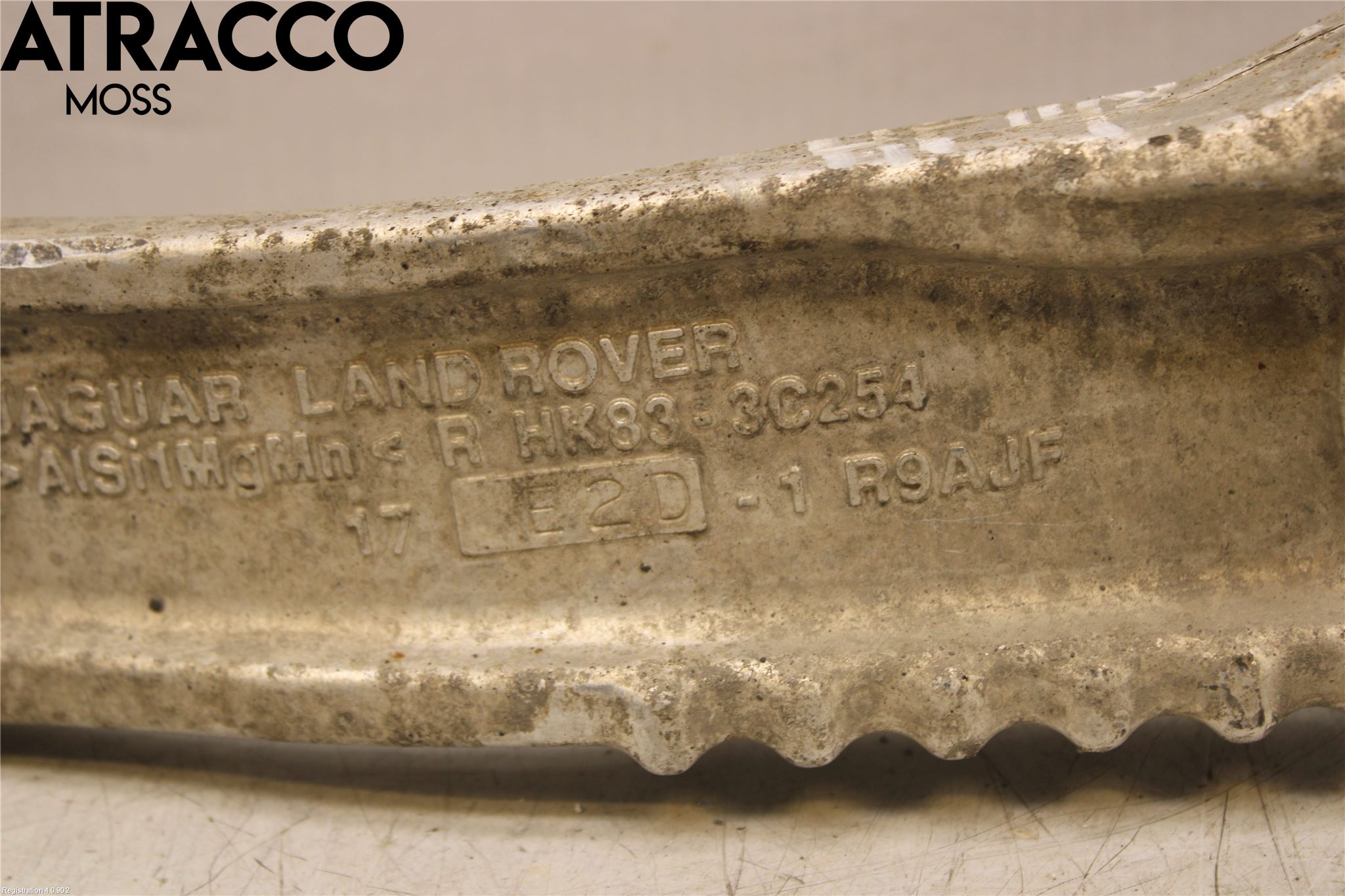 Jaguar F-PACE Bærearm Foran Høyre Nedre