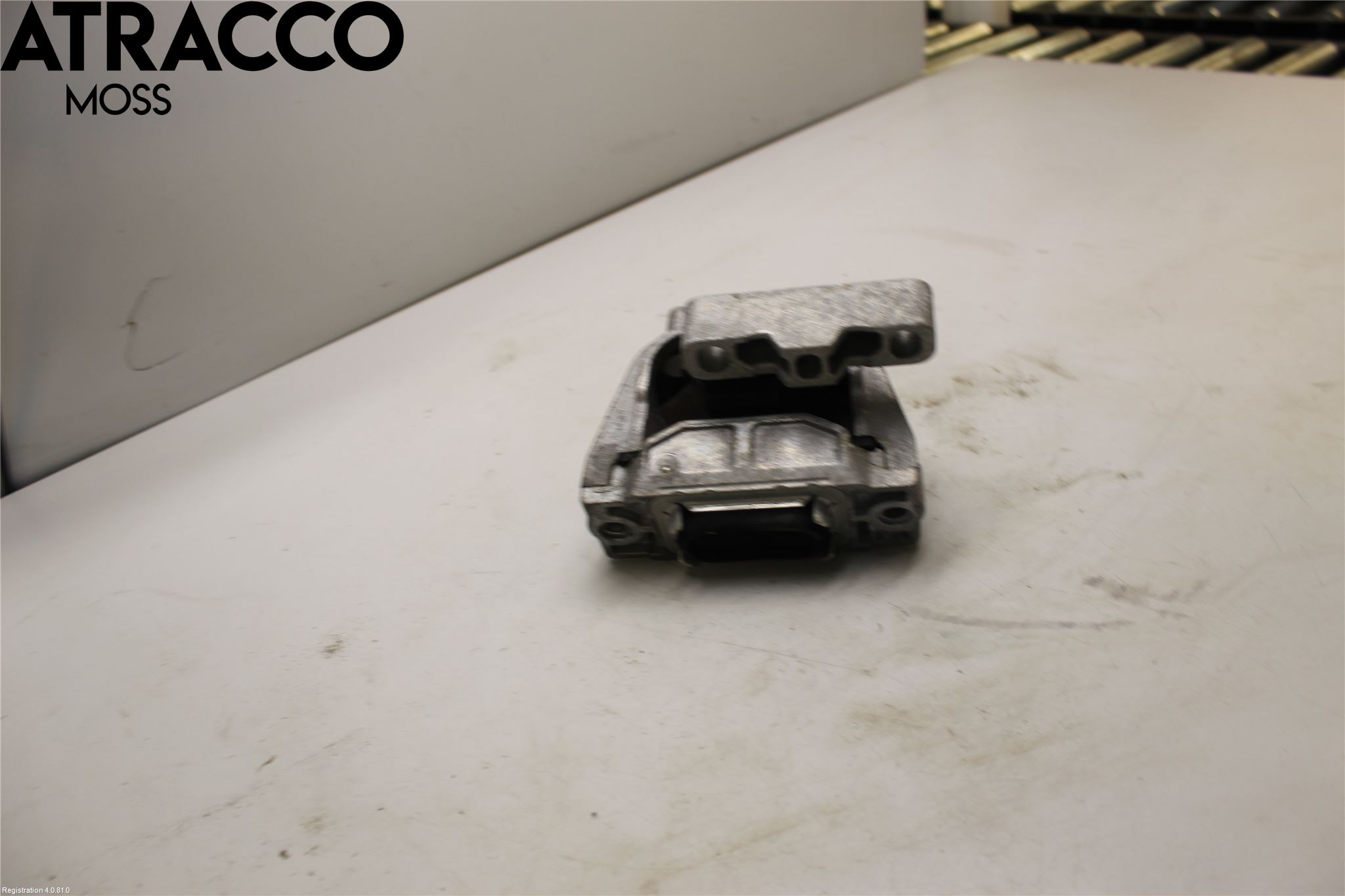 Volkswagen VW GOLF VI 09-13 Motor Feste Gummi