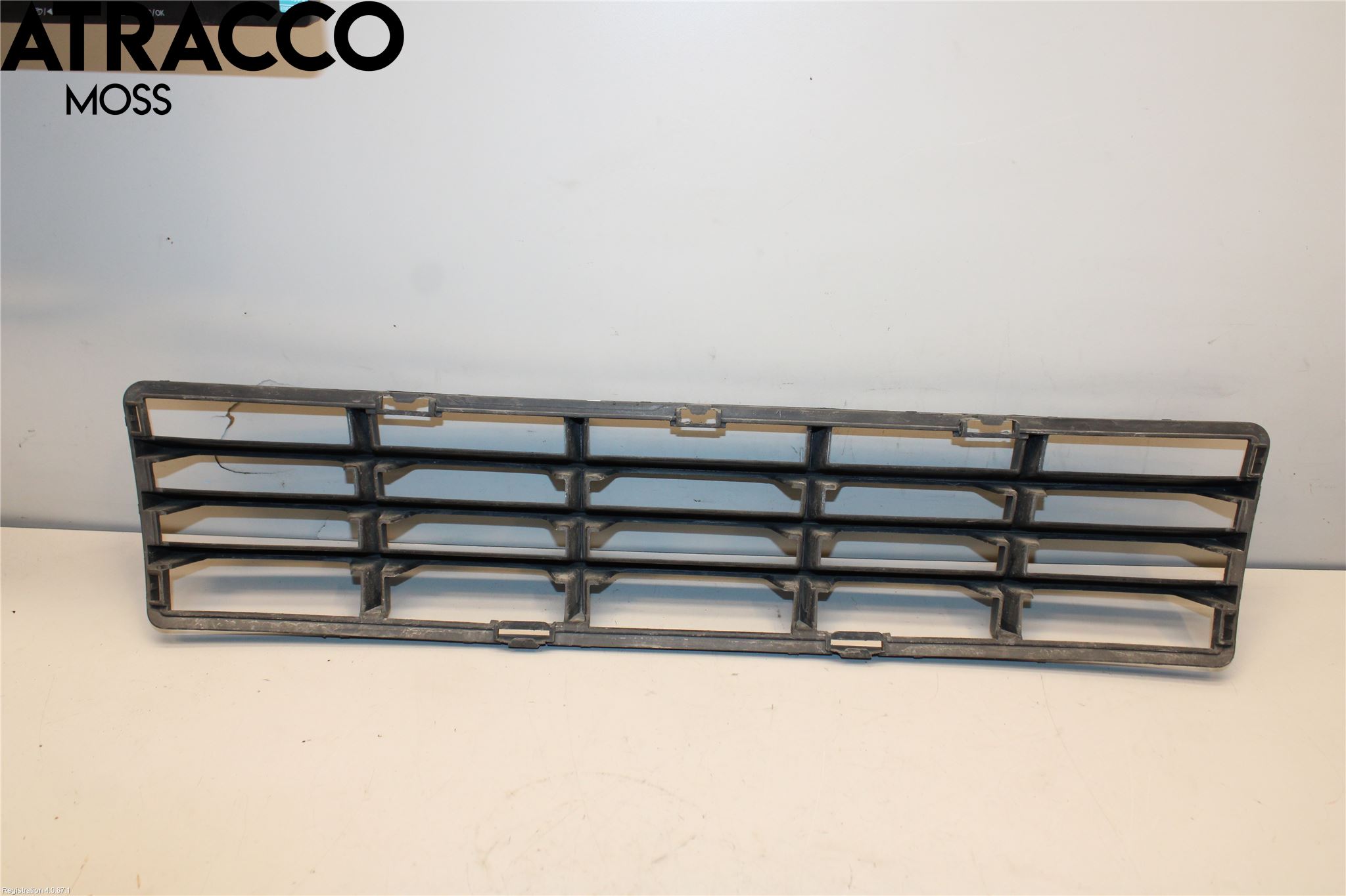 Volvo V50 04-07 Grilldel Midt