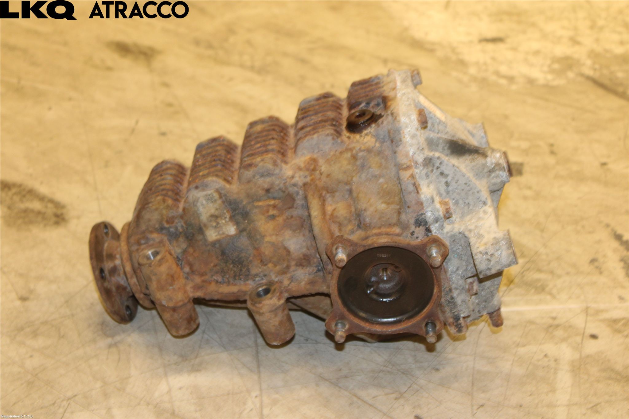 Toyota HI-ACE 06-12 Bakaksel Kardang Bak -Diff