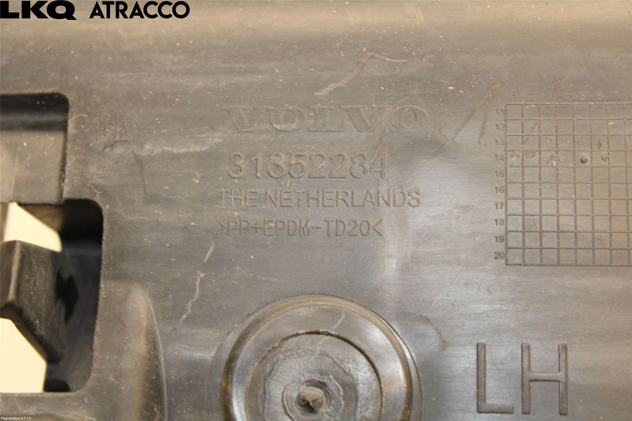 Volvo V60 11-13 Støtfangerfeste Bak Venstre