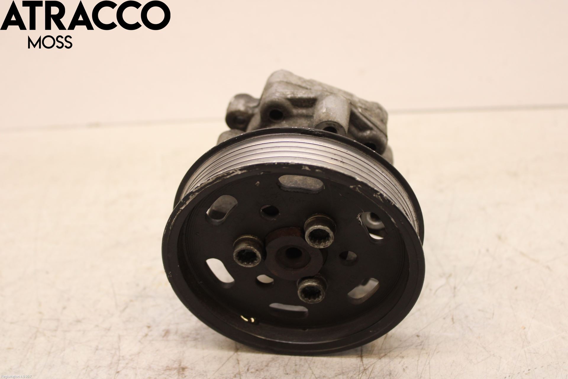Volkswagen VW CADDY      04-10 Servo Pumpe
