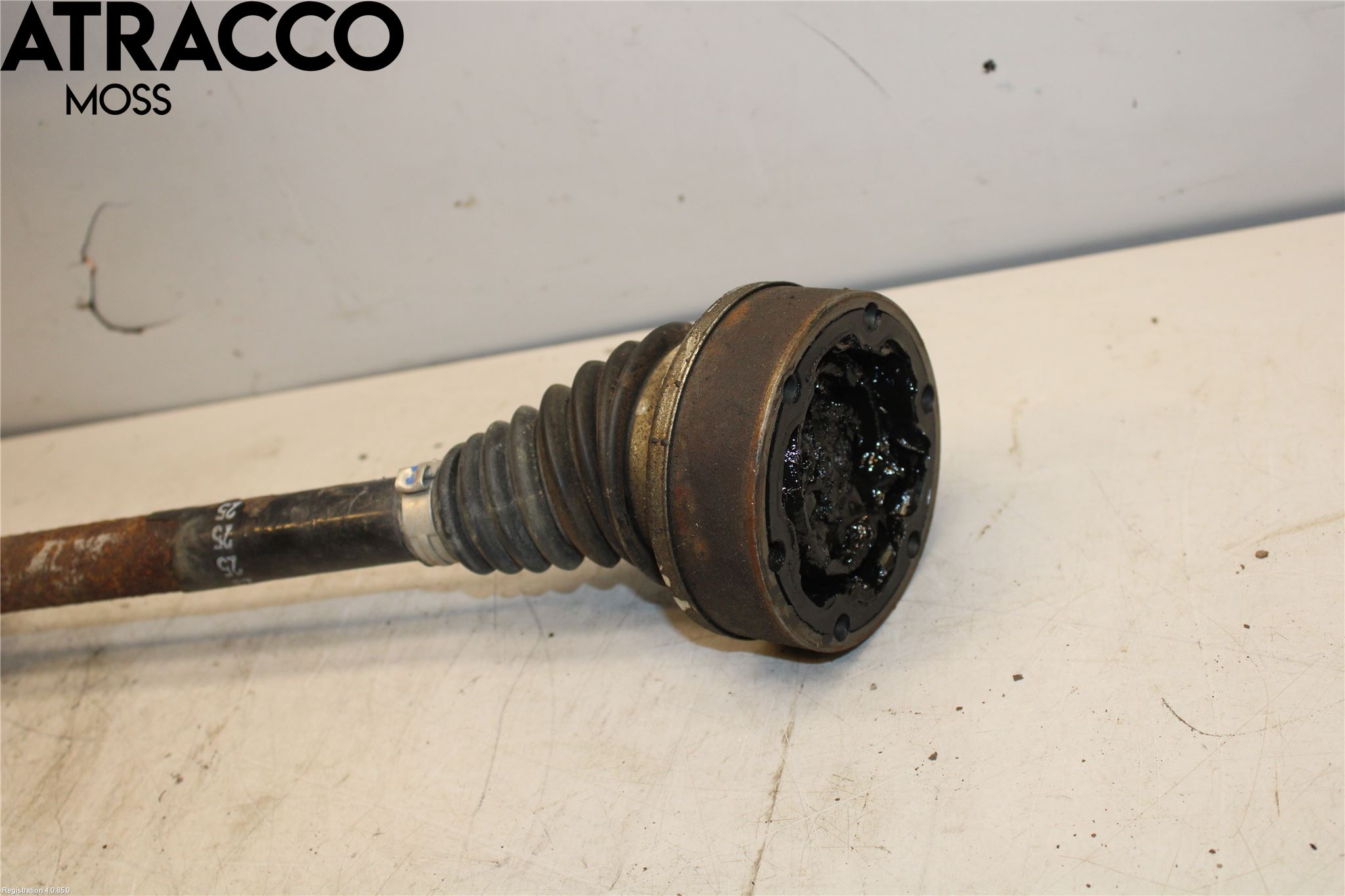 Volkswagen VW GOLF PLUS/CROSS GOLF 04-14 Drivaksel Foran Kompl Venstre