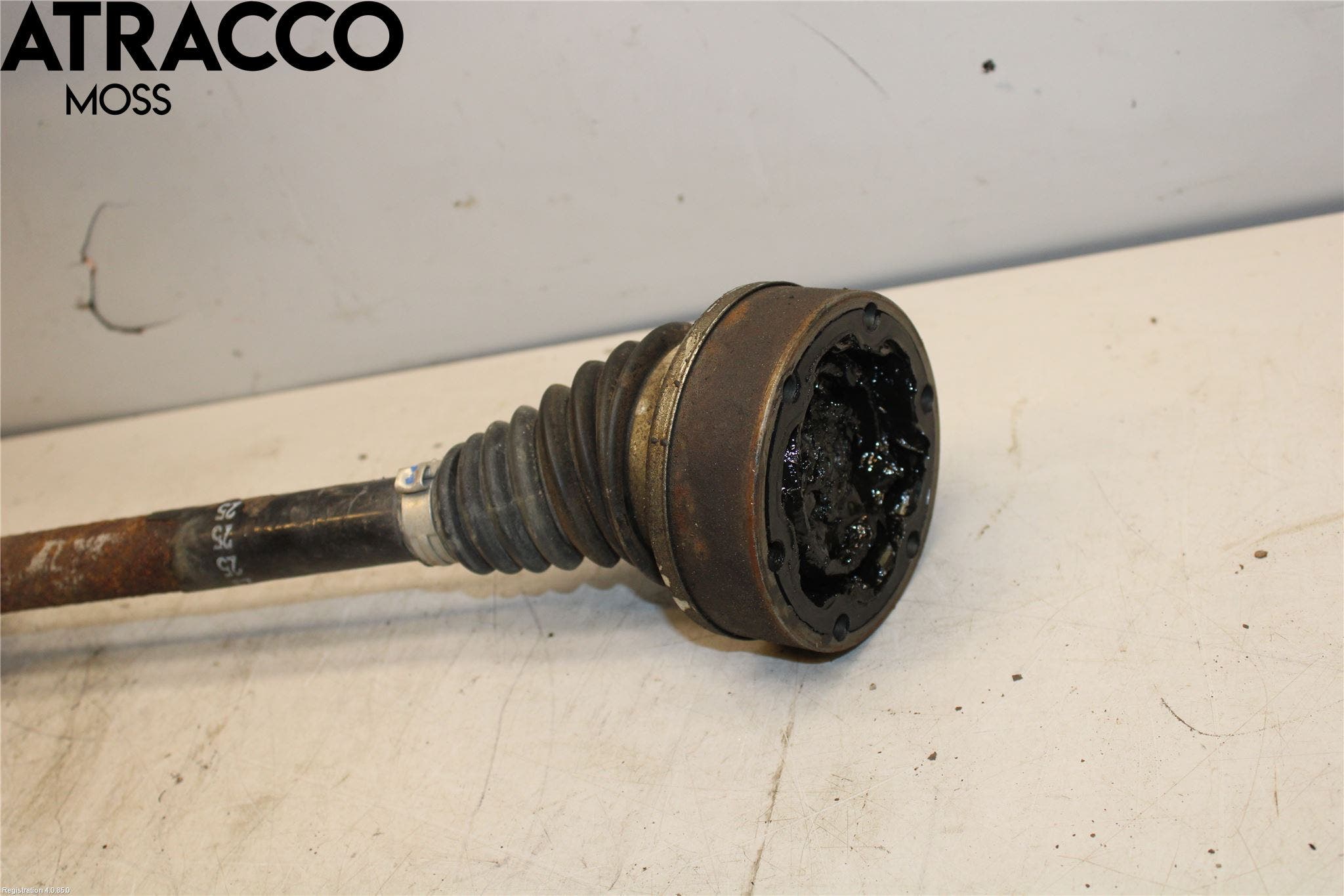 Volkswagen VW GOLF PLUS/CROSS GOLF 04-14 Drivaksel Foran Kompl Venstre