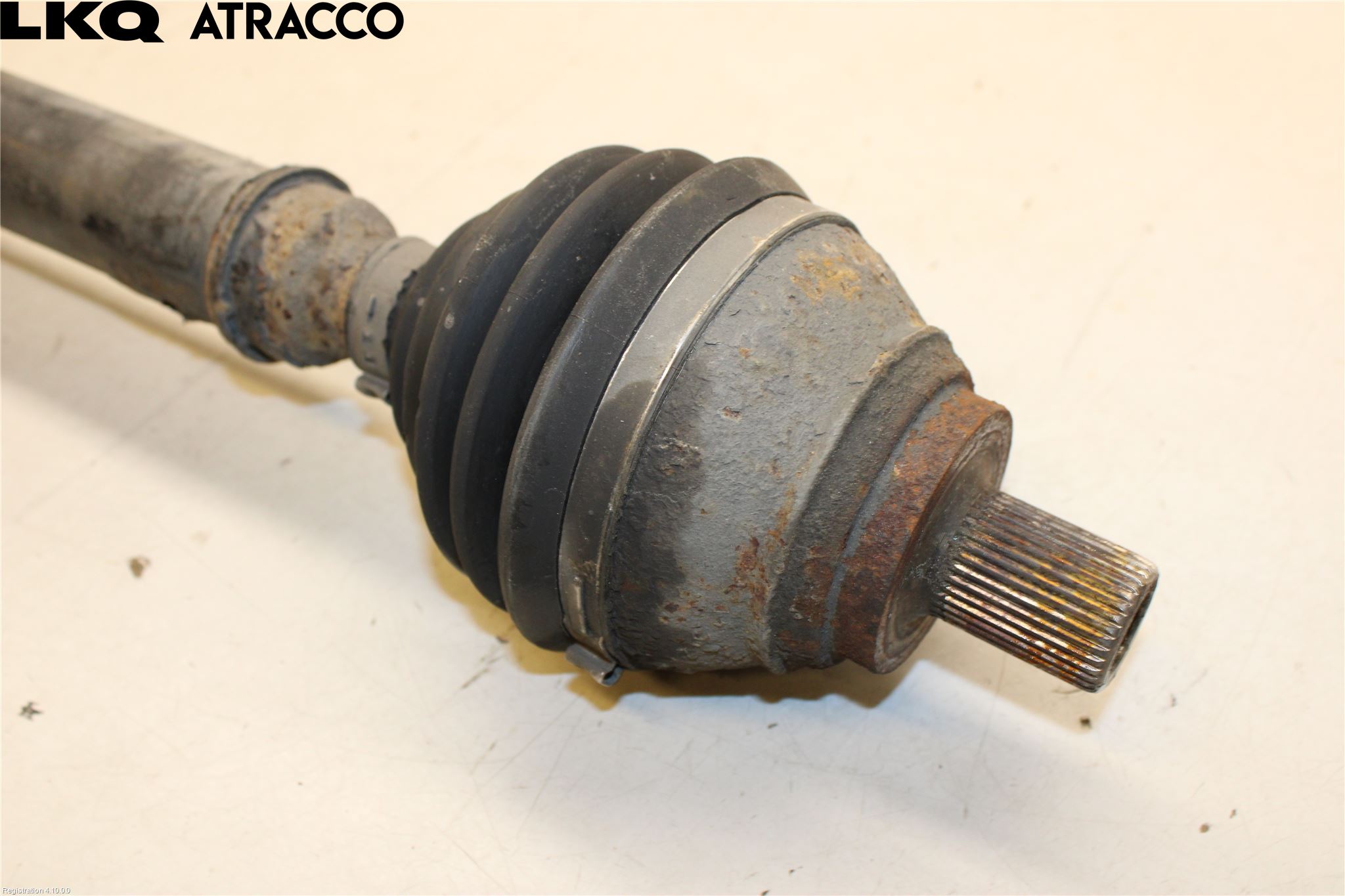 Volkswagen VW PASSAT 05-11 Drivaksel Foran Kompl Høyre