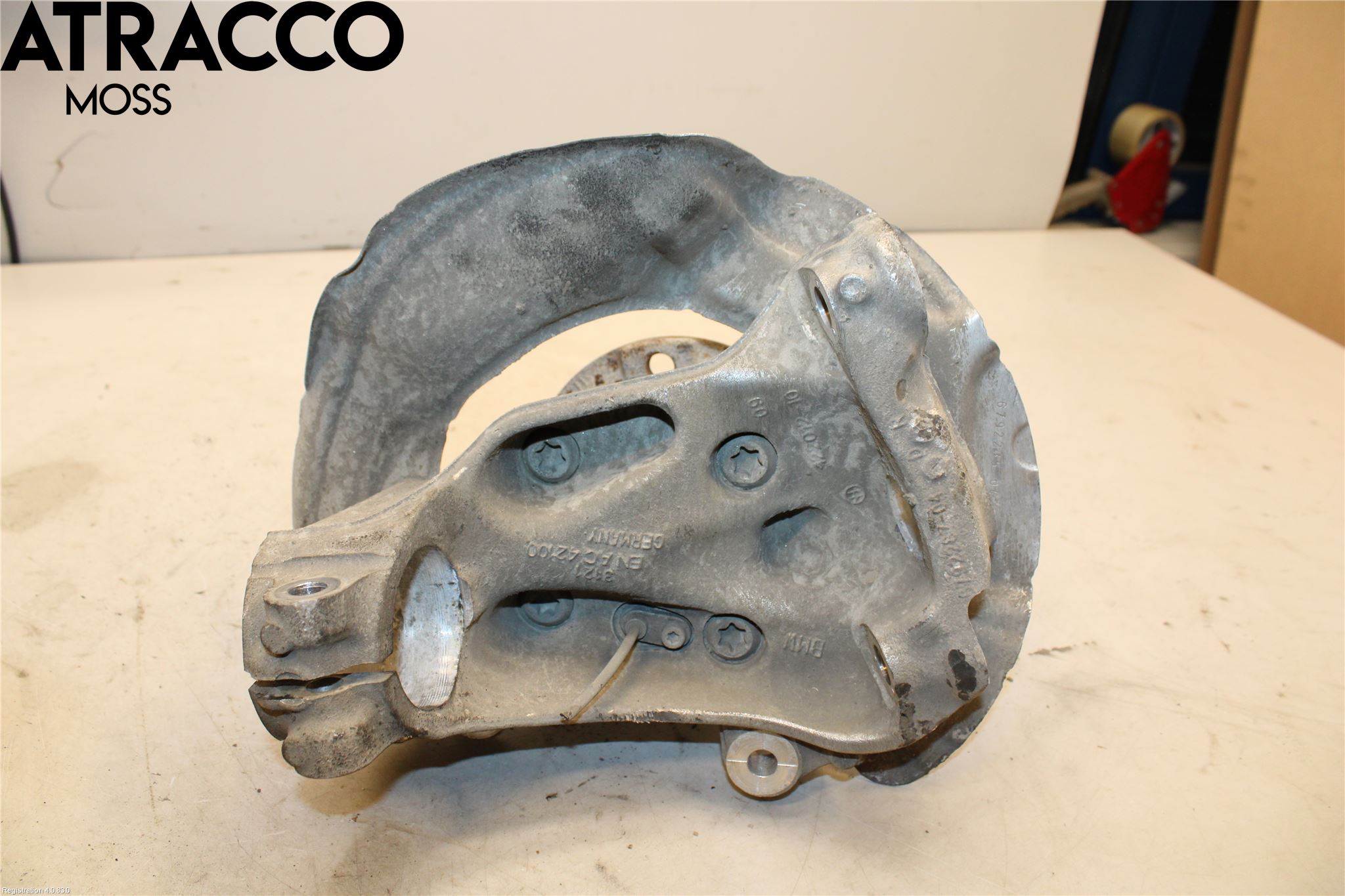 BMW 3 F30/F31/F80 12-19 Spindel Vf