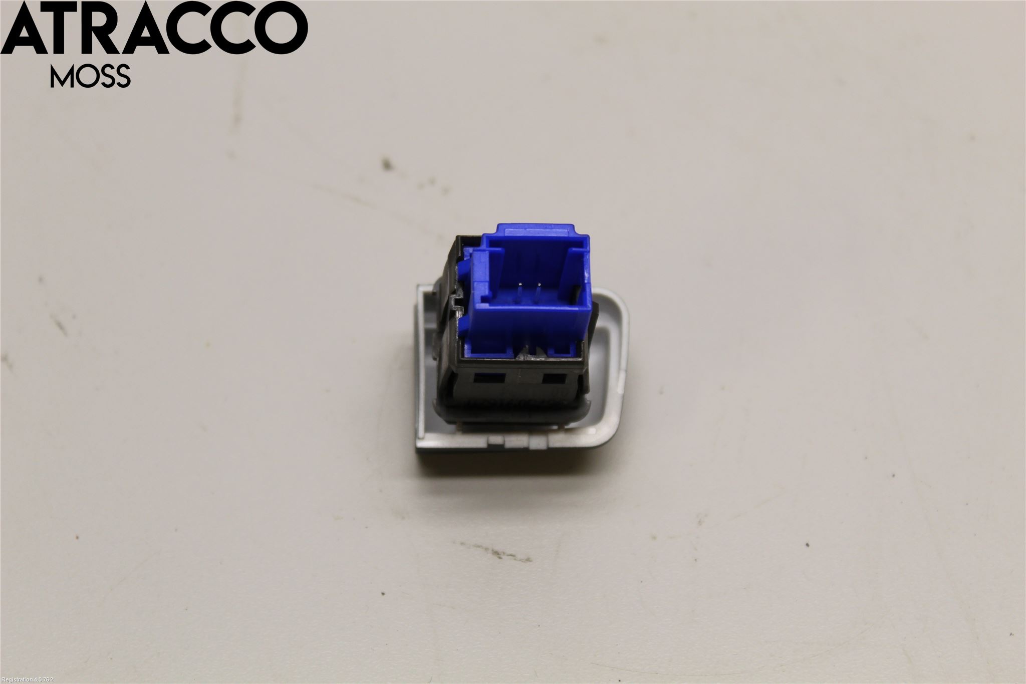 Peugeot 208 12-15 Bryter Varsel (Nødblink)