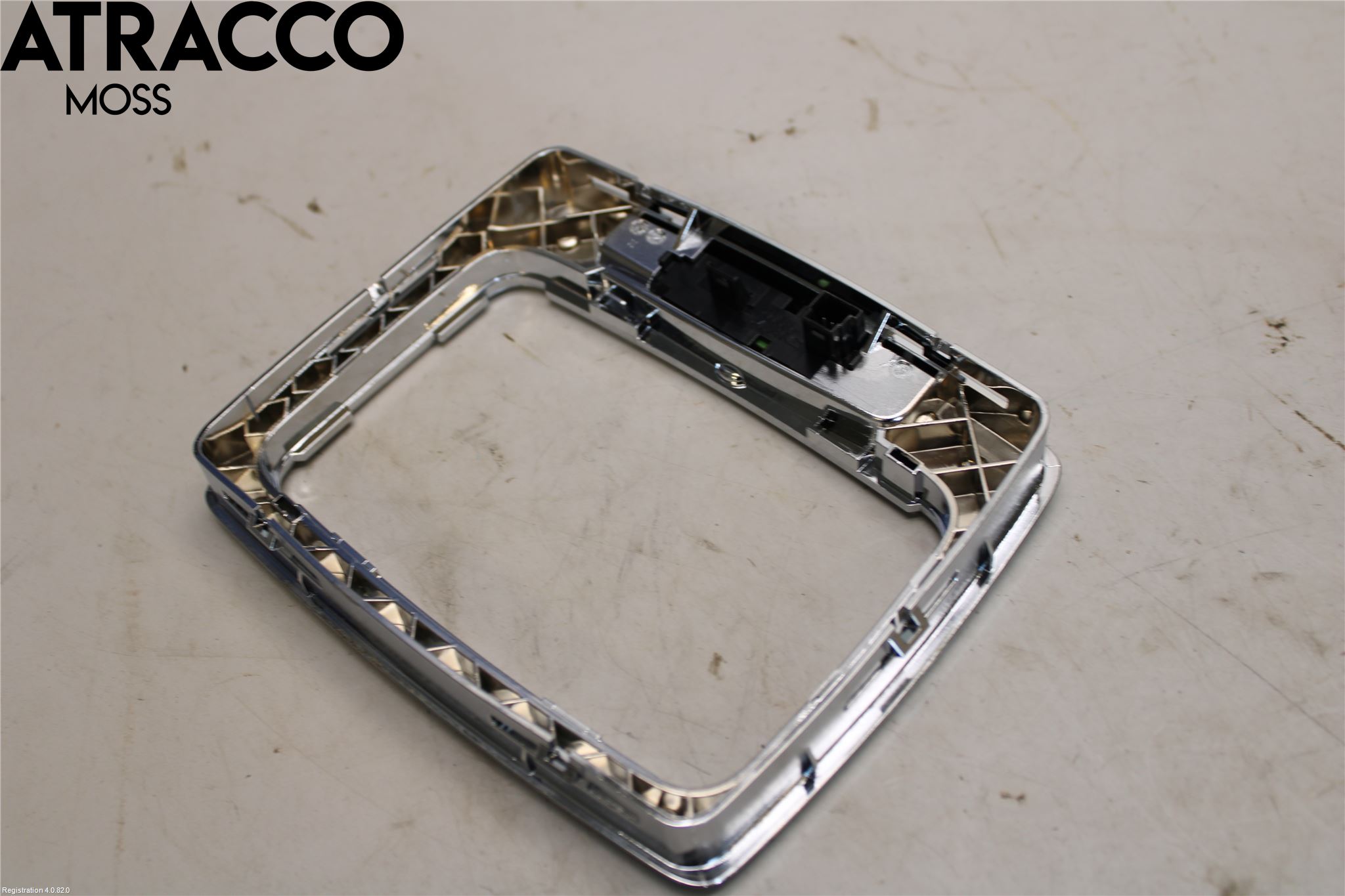 Mercedes-Benz MB E-KLASS (W212) 09-16 Innr Konsoll-Lomme