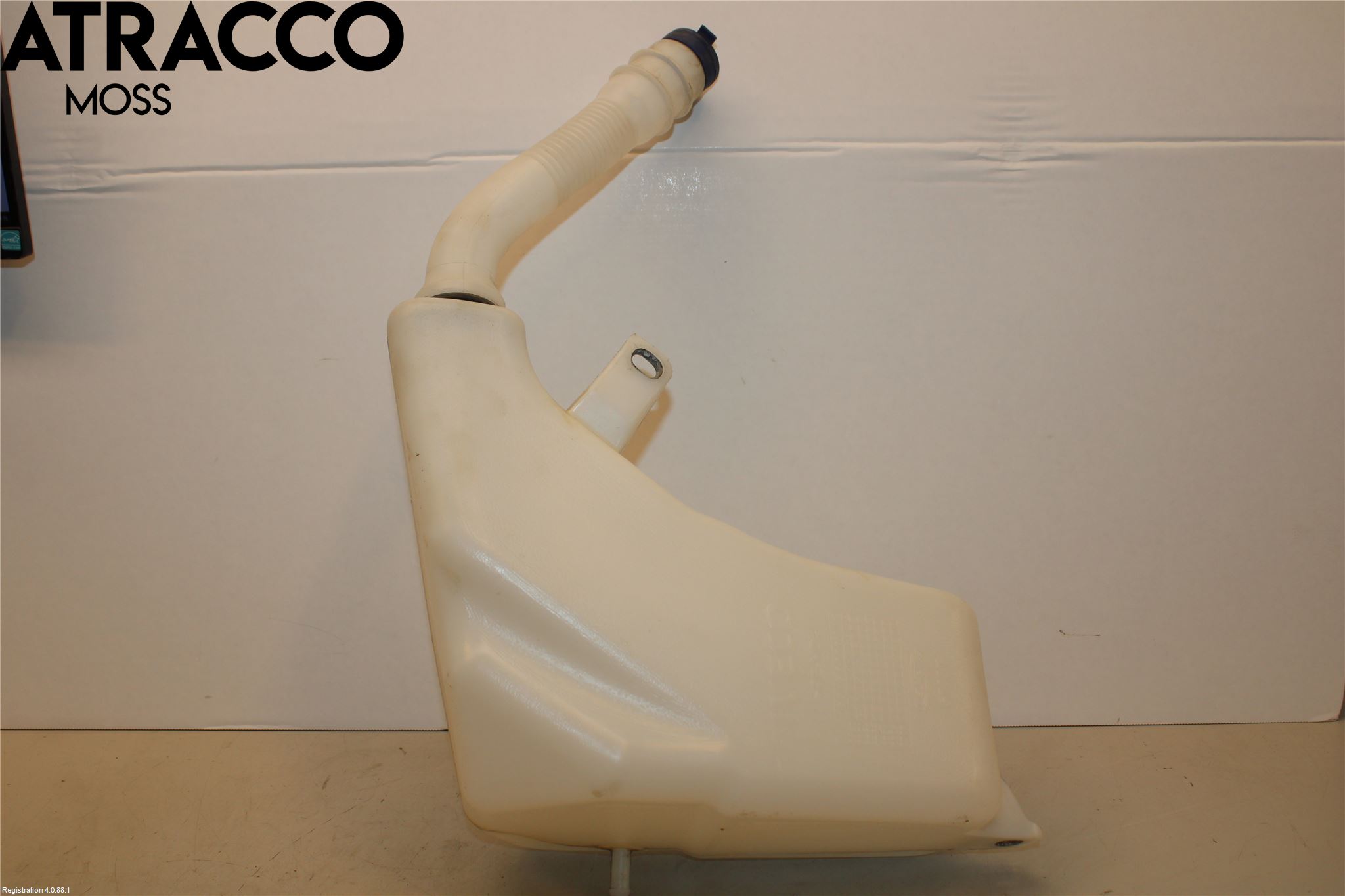 Iveco DAILY 14->> Spylerbeholder Frontrute