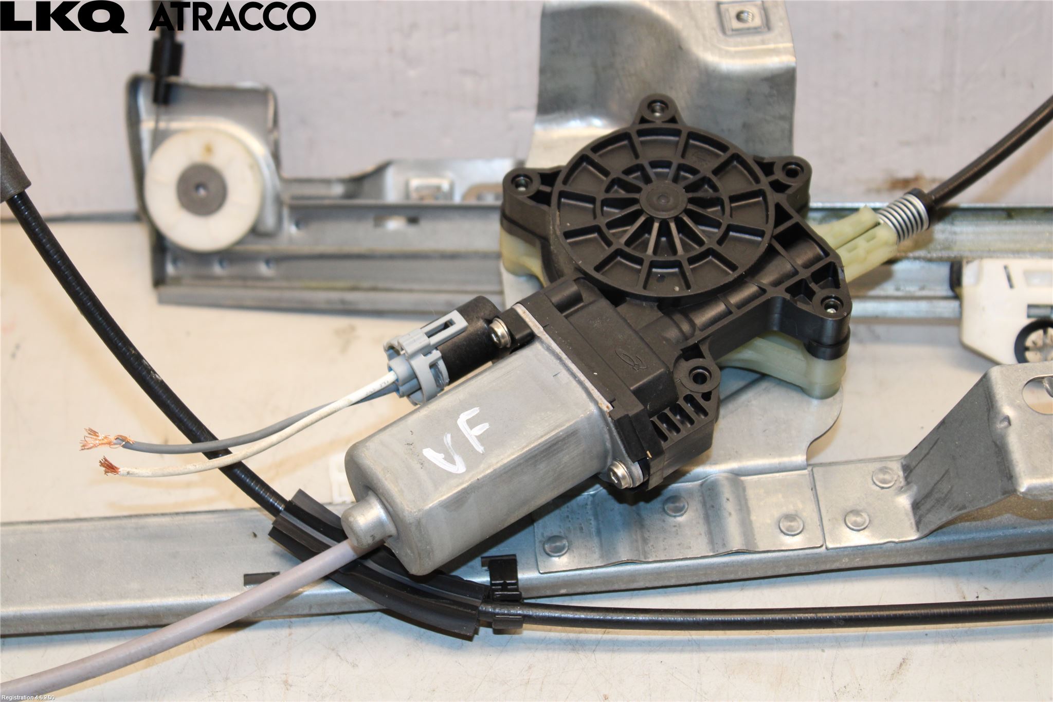 Nissan NV250 20-22 Vindusheis El Komp