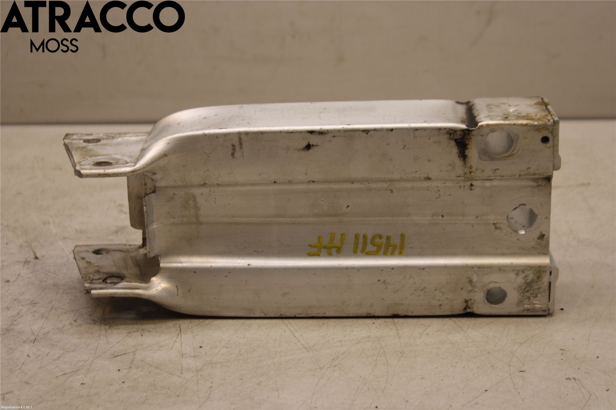 Mercedes-Benz MB E-KLASS (W212) 09-16 Støtfanger Foran Feste