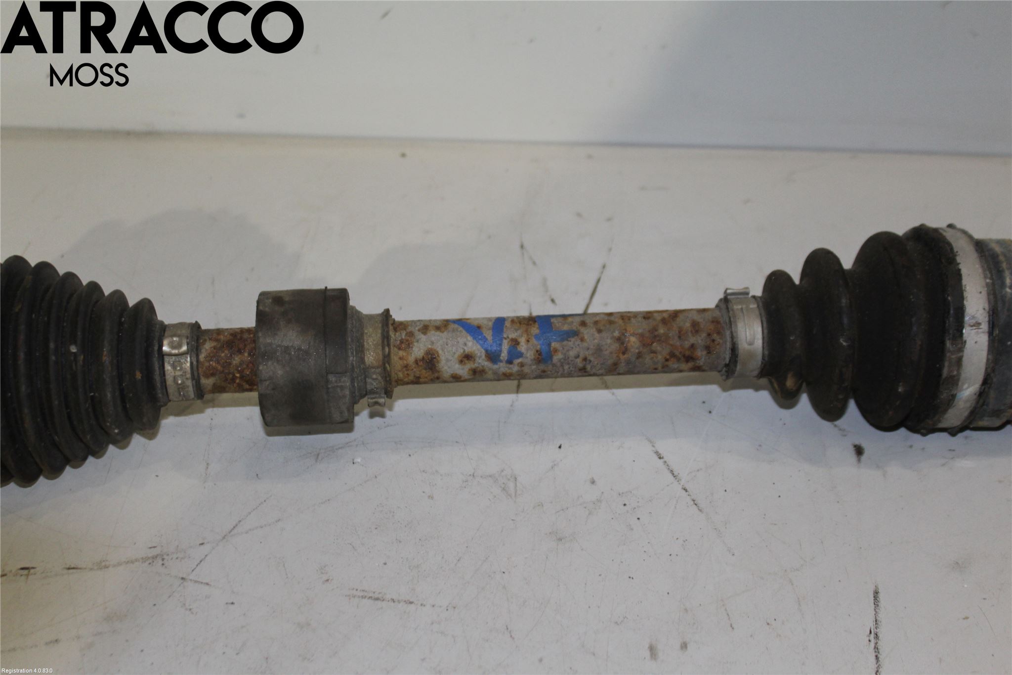 Toyota AVENSIS 09-15 Drivaksel Foran Kompl Venstre