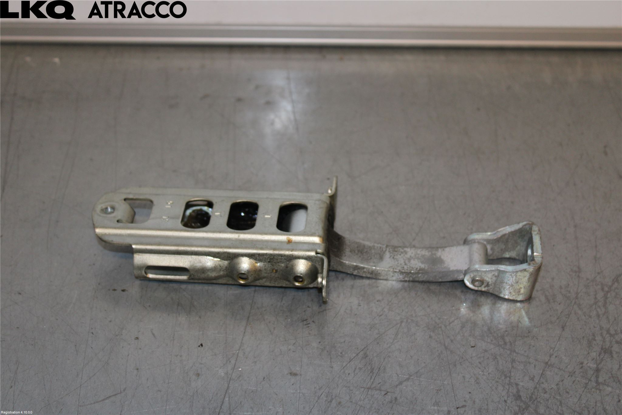 Mercedes-Benz MB SPRINTER (W906) 06-18 Dørhengsel