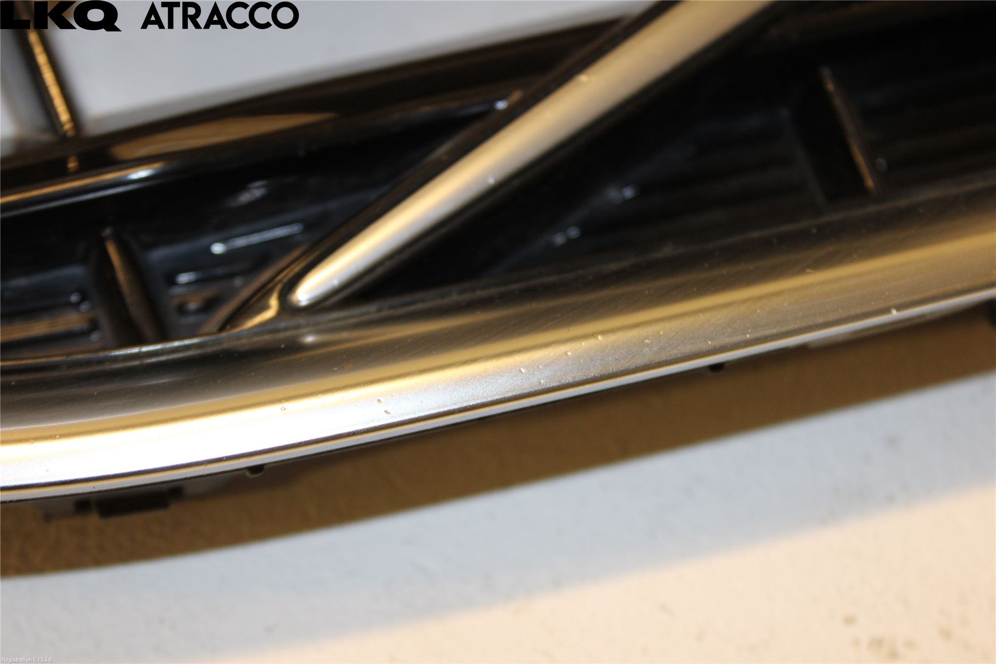 Volvo V40 12-19 Grill Komplett