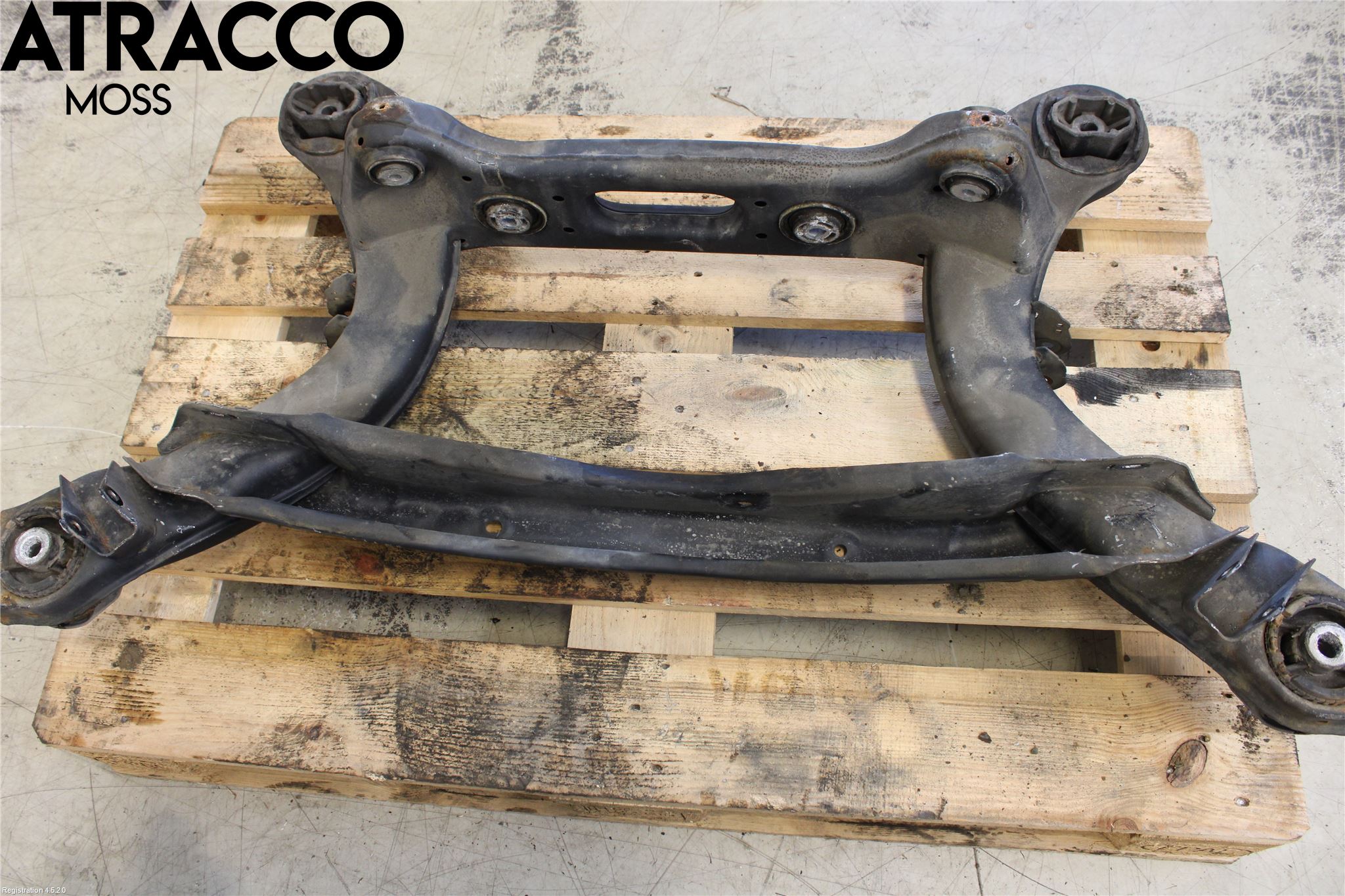 Mercedes-Benz MB C-KLASS (W205) 14-21 Bakaksel Feste Travers-Ramme
