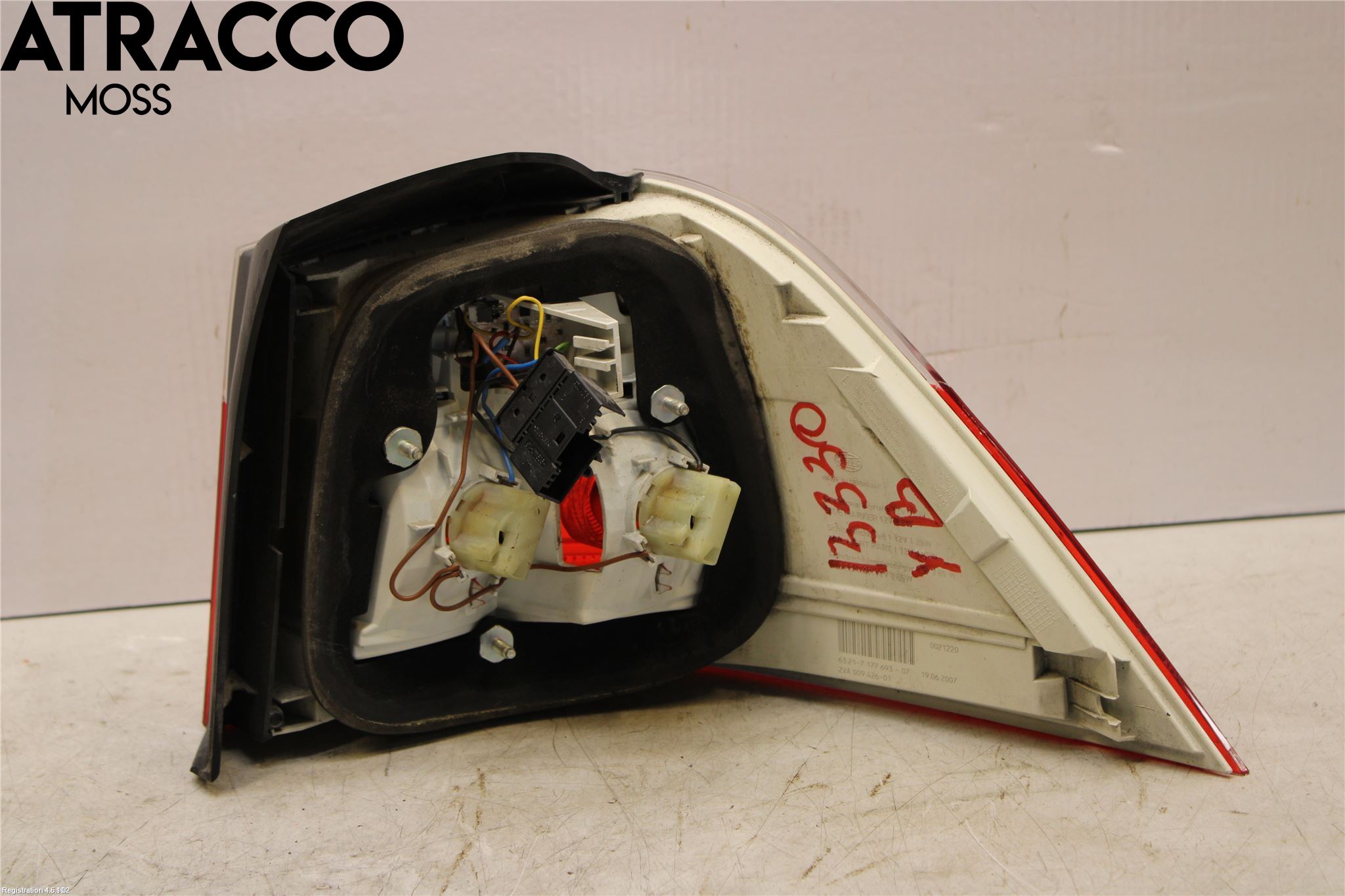 BMW 5 E60/61 Sed/Tou 02-10 Baklykt Venstre