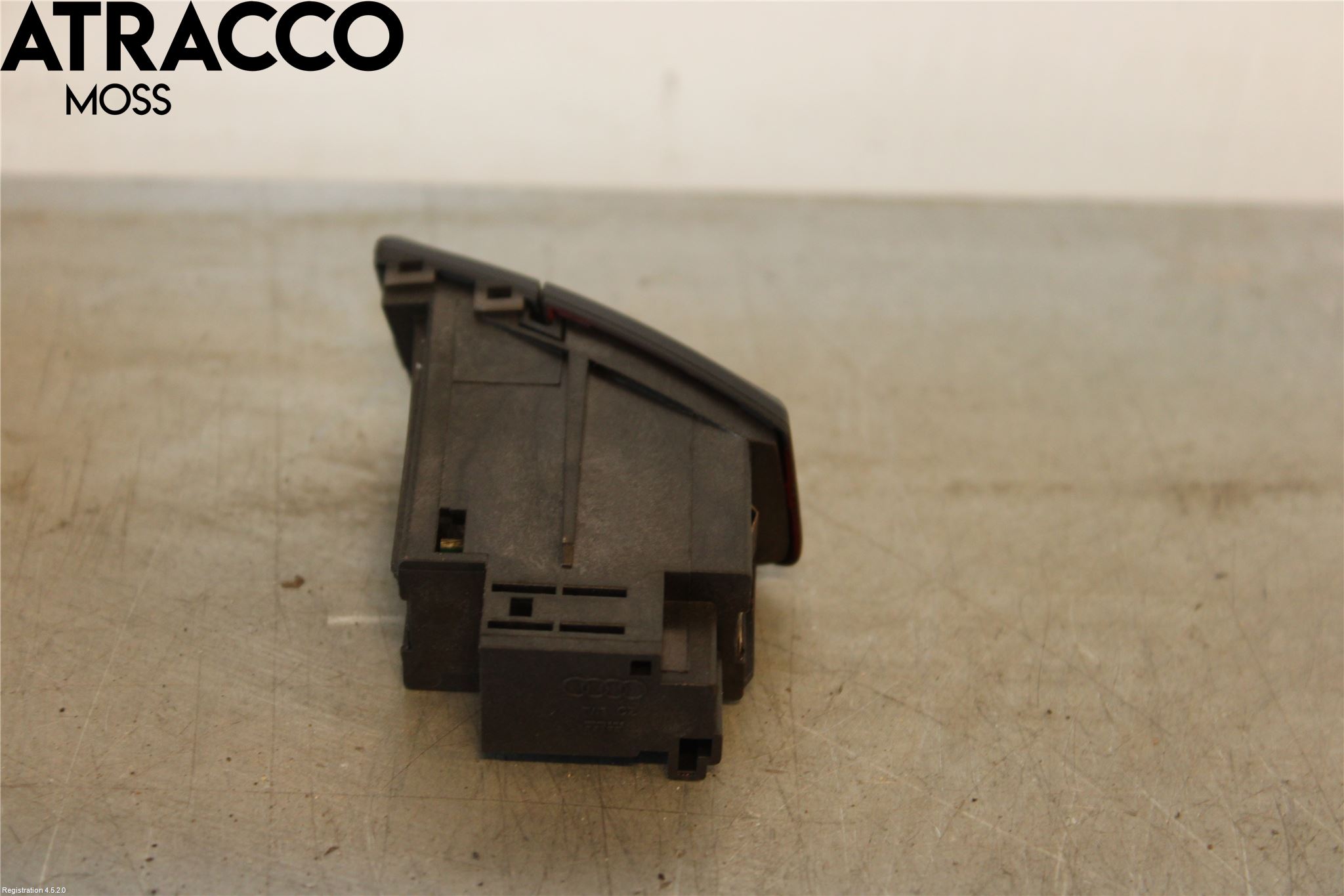 Audi A4/S4 08-11 Bryter Varsel (Nødblink)