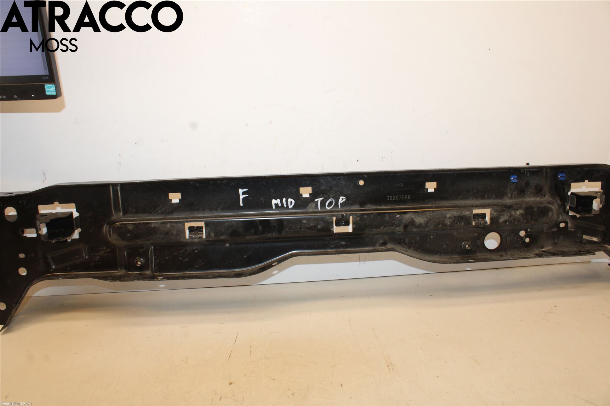 Volvo XC40/RECHARGE 18- Front Øvrig