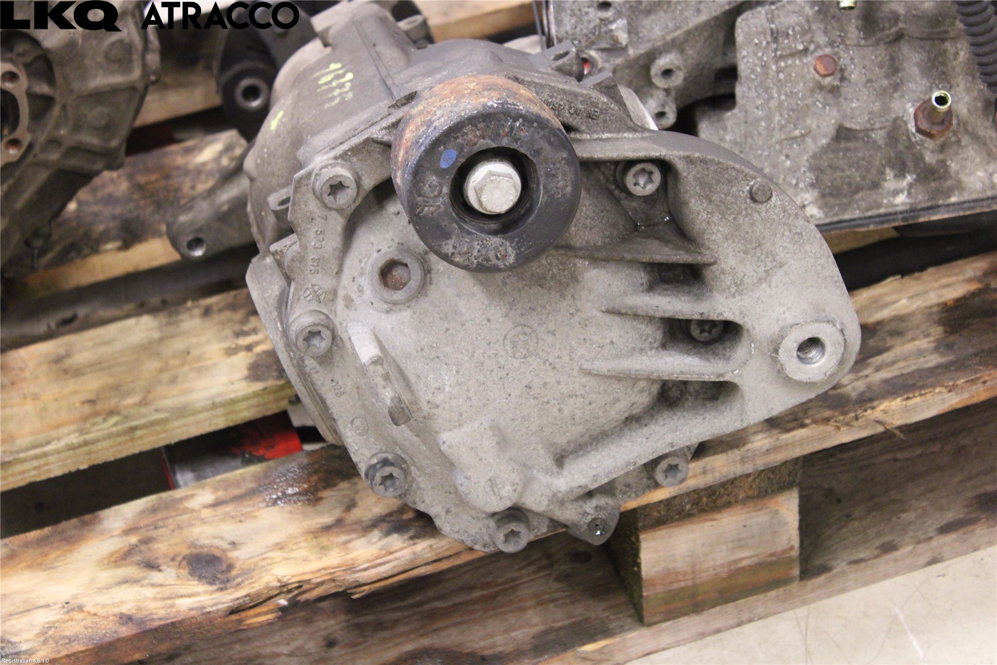 BMW 5 F10/F11/F18 09-17 Bakaksel Kardang Bak -Diff