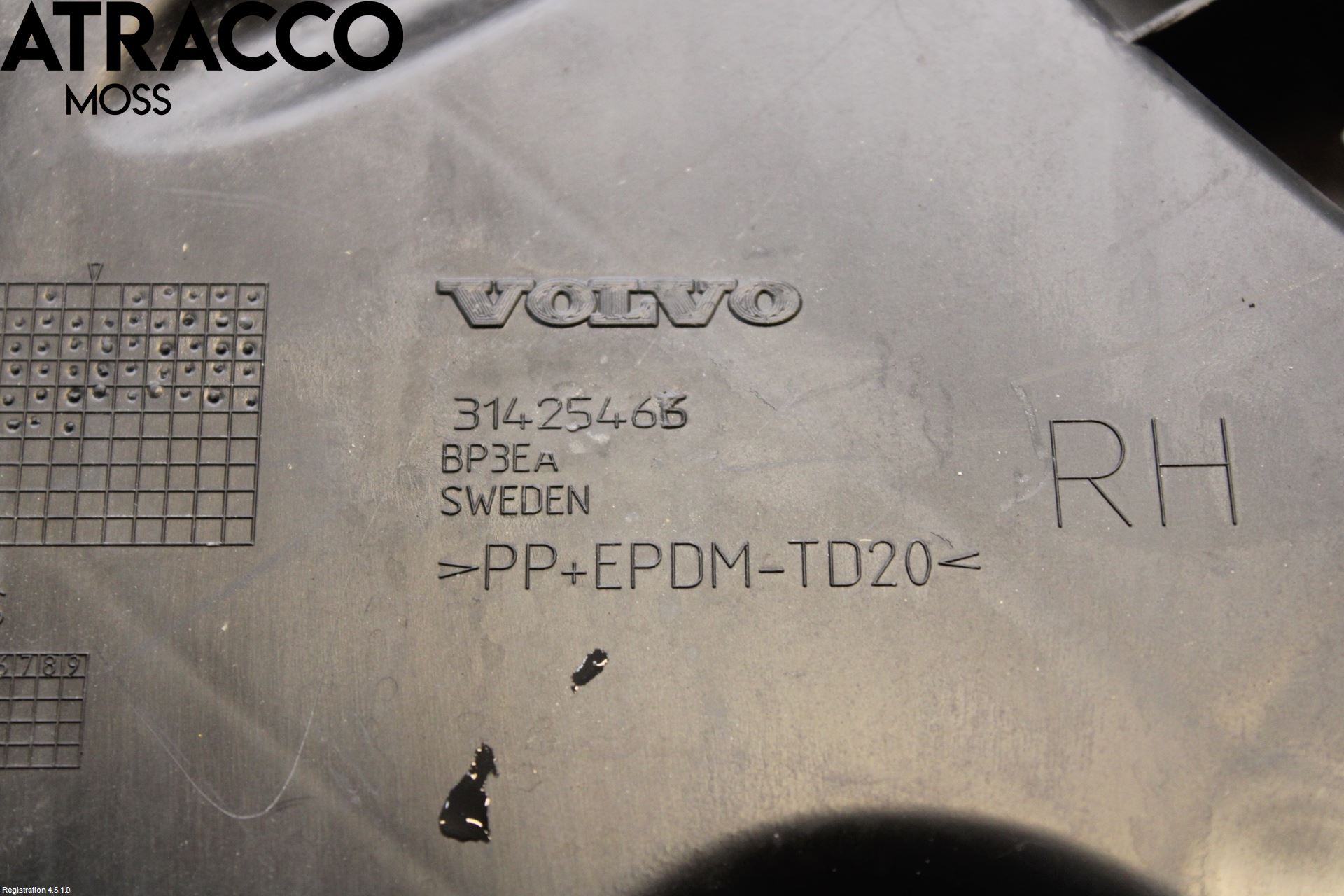 Volvo V60 14-18 Støtfangerfeste Bak Høyre