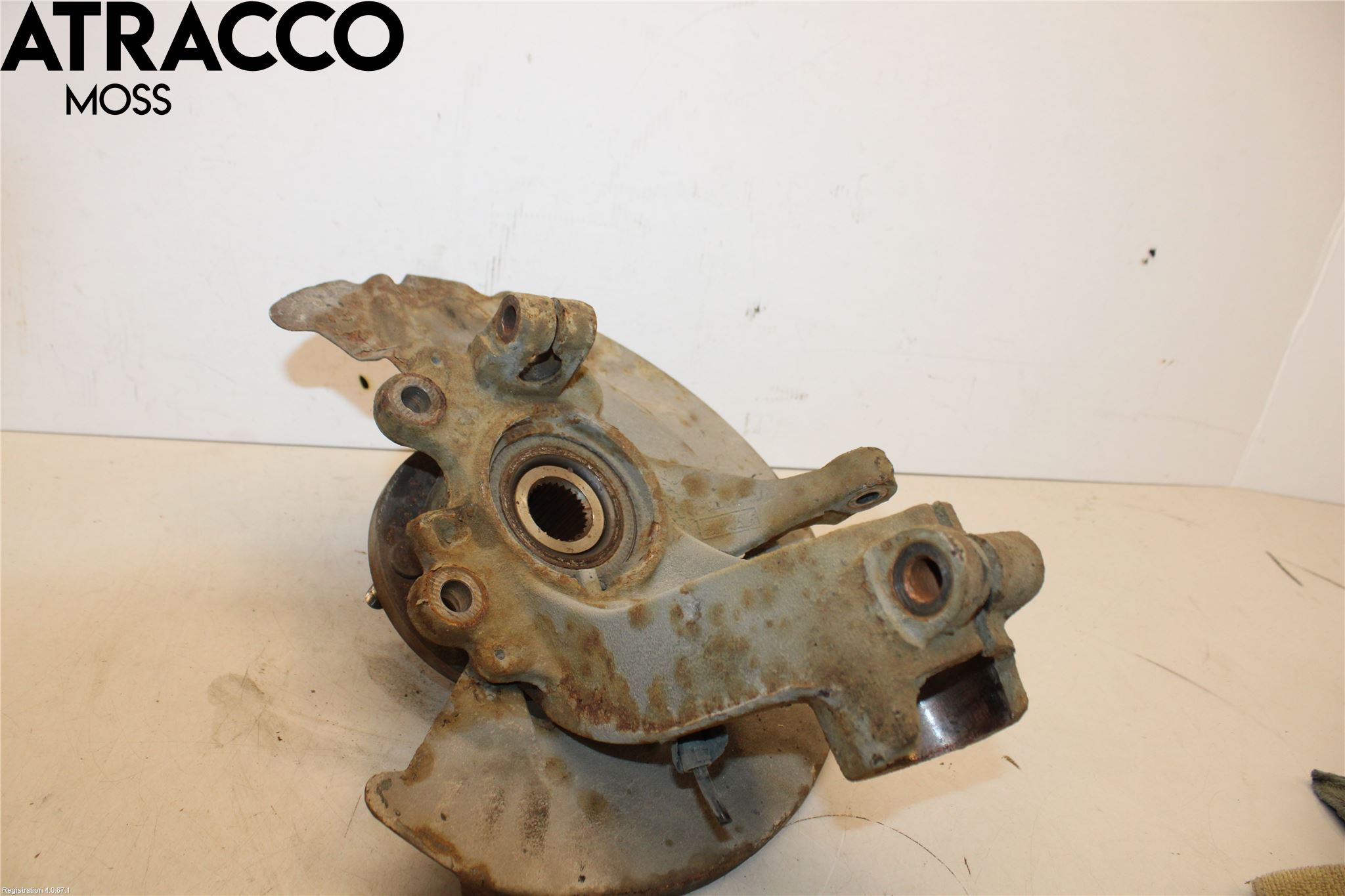 Ford KUGA 08-12 Spindel Vb