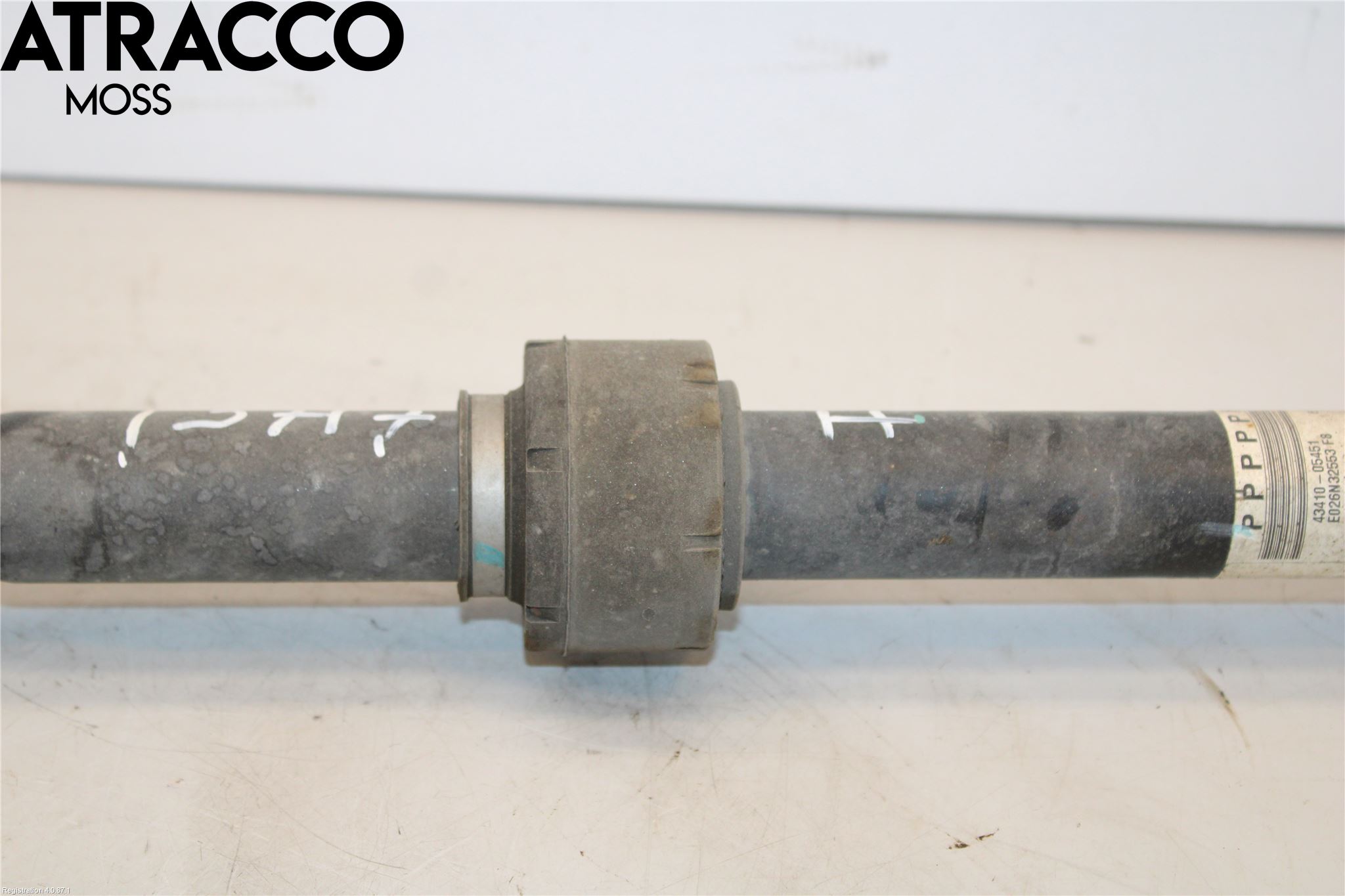 Toyota AVENSIS 09-15 Drivaksel Foran Kompl Høyre