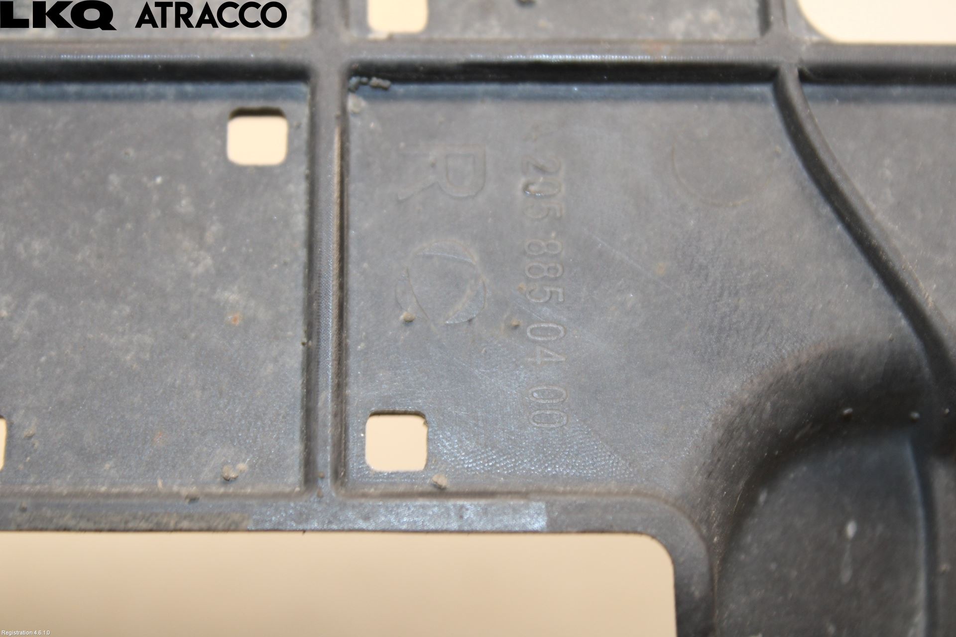 Mercedes-Benz MB C-KLASS (W205) 14-21 Støtfanger Bak Feste