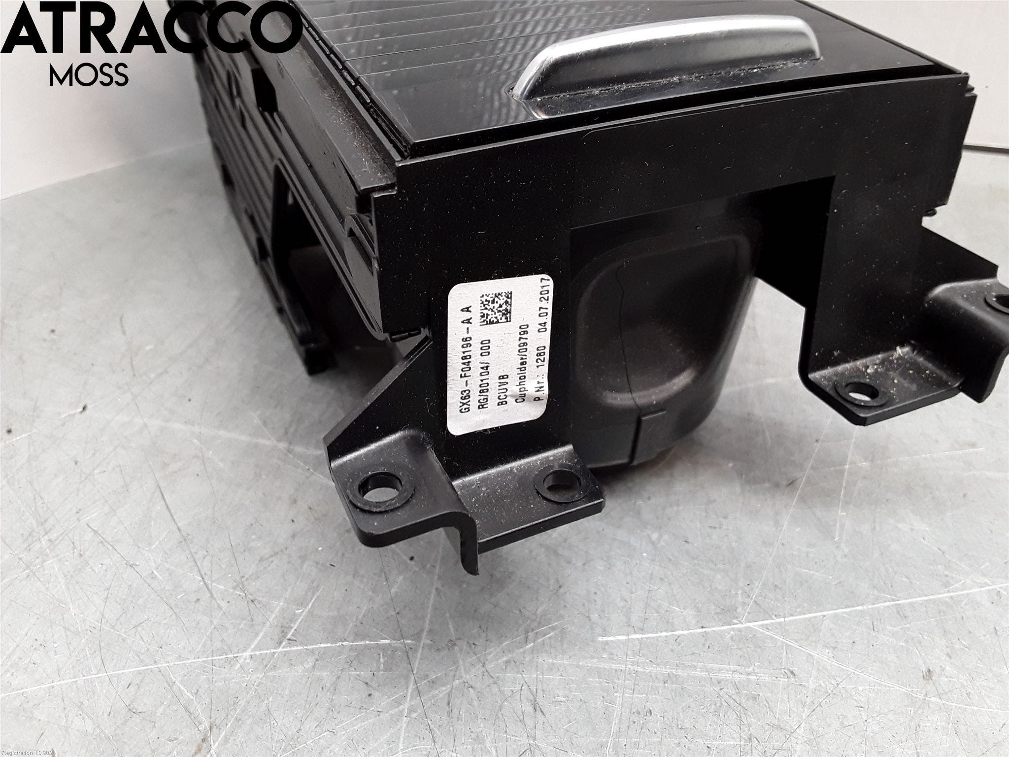 Jaguar F-PACE Innr Koppholder