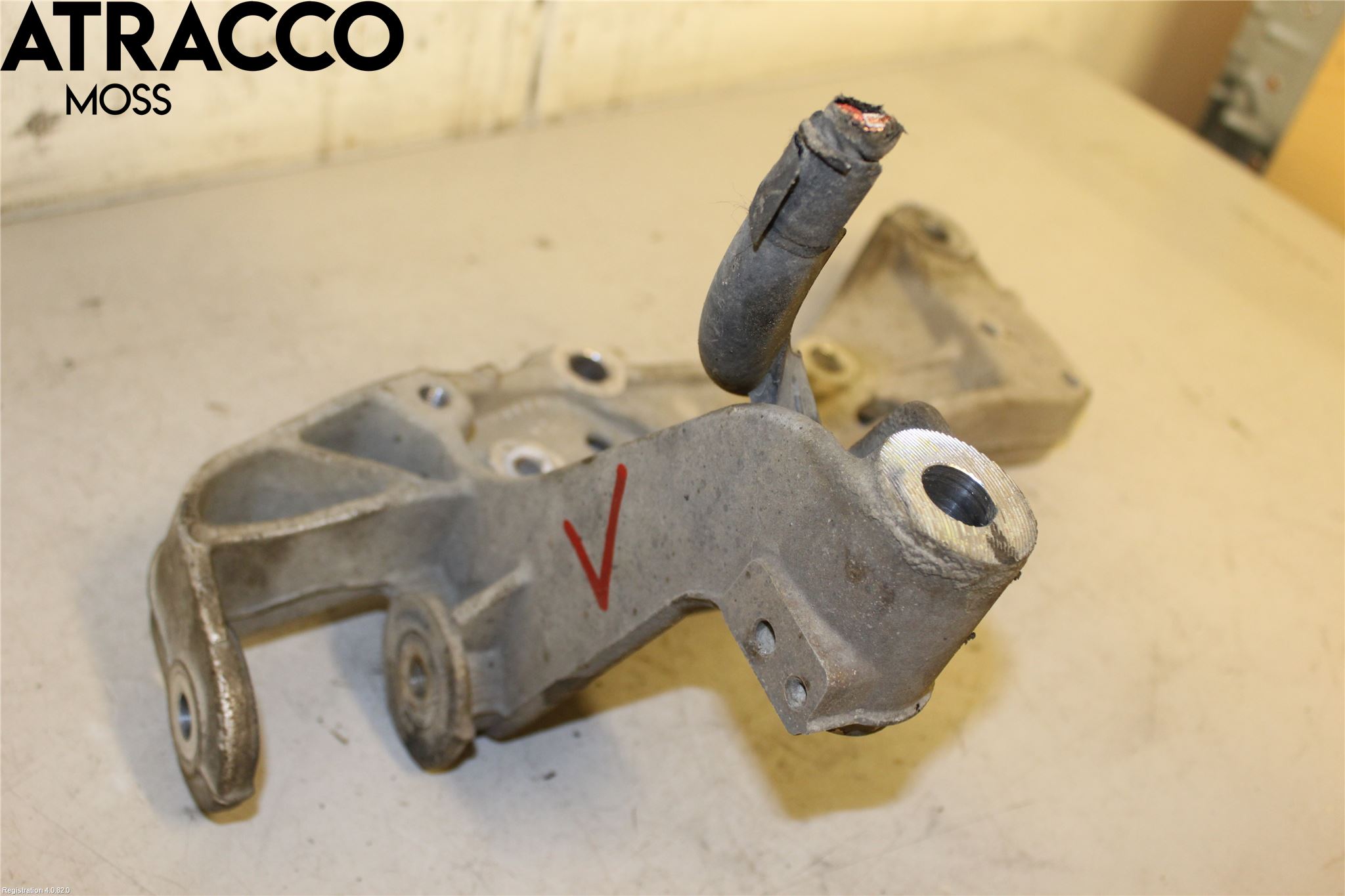 Volkswagen VW TOURAN 10-15 Travers Feste