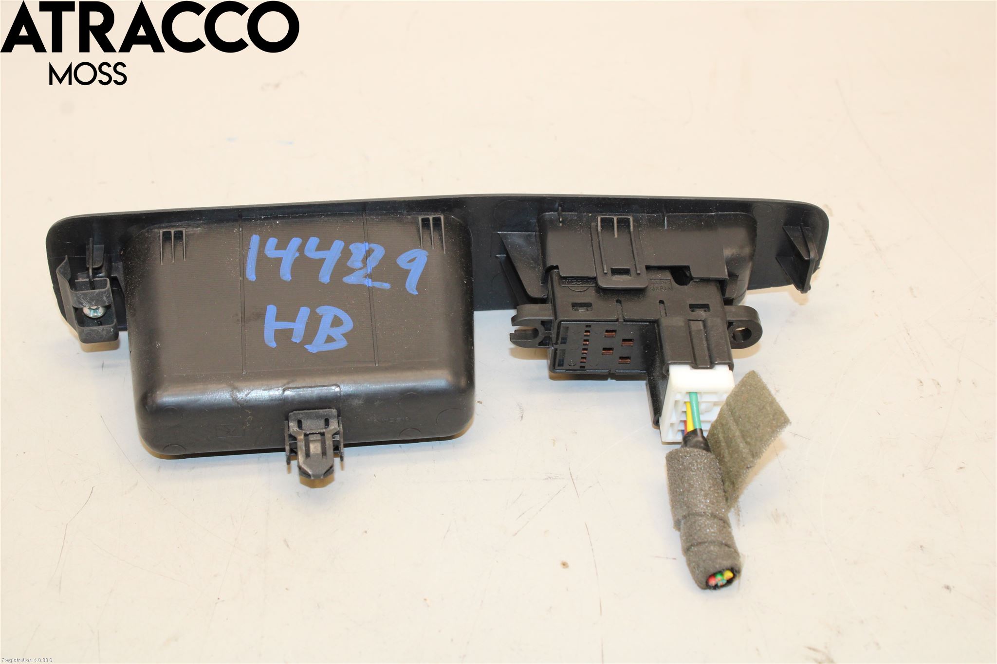 Nissan QASHQAI   07-10 Bryter Vindusheis