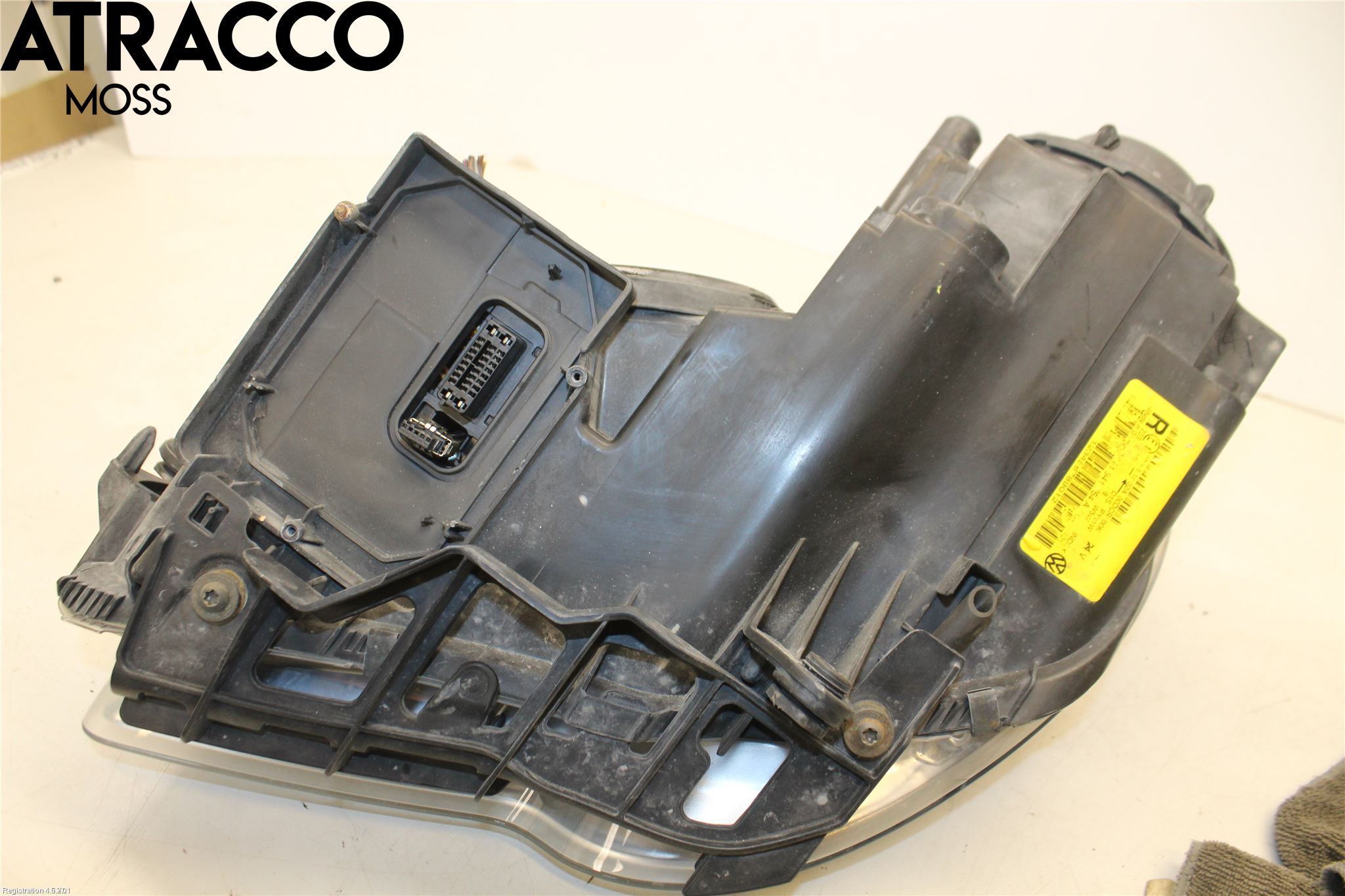 Volkswagen VW TOURAN 03-10 Frontlykt Høyre